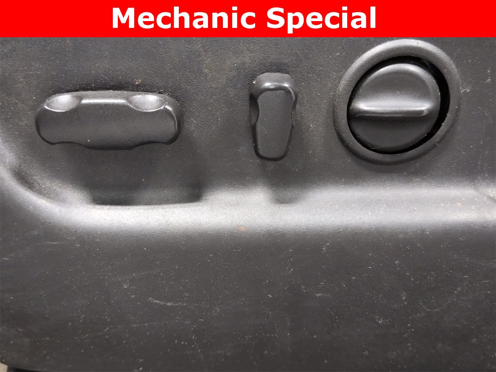 Thumbnail: 2011 Chevrolet Suburban - 17