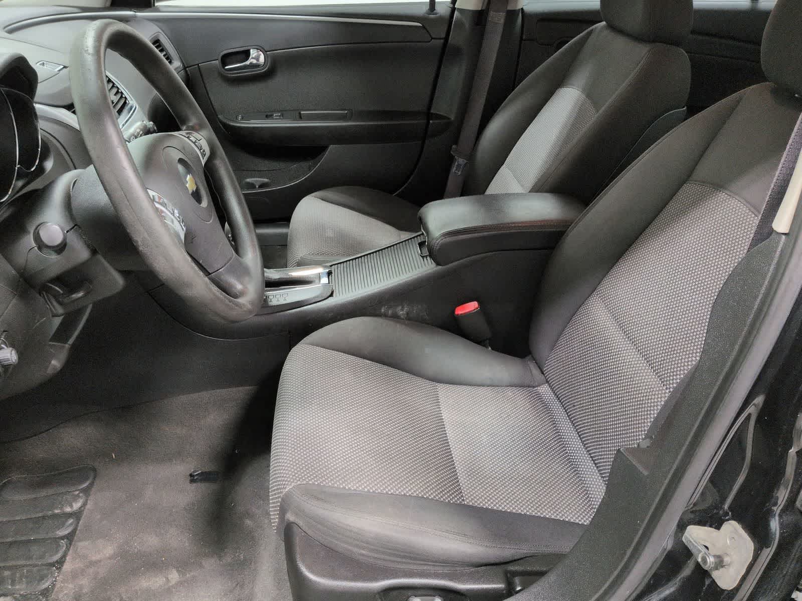 Thumbnail: 2009 Chevrolet Malibu - 17