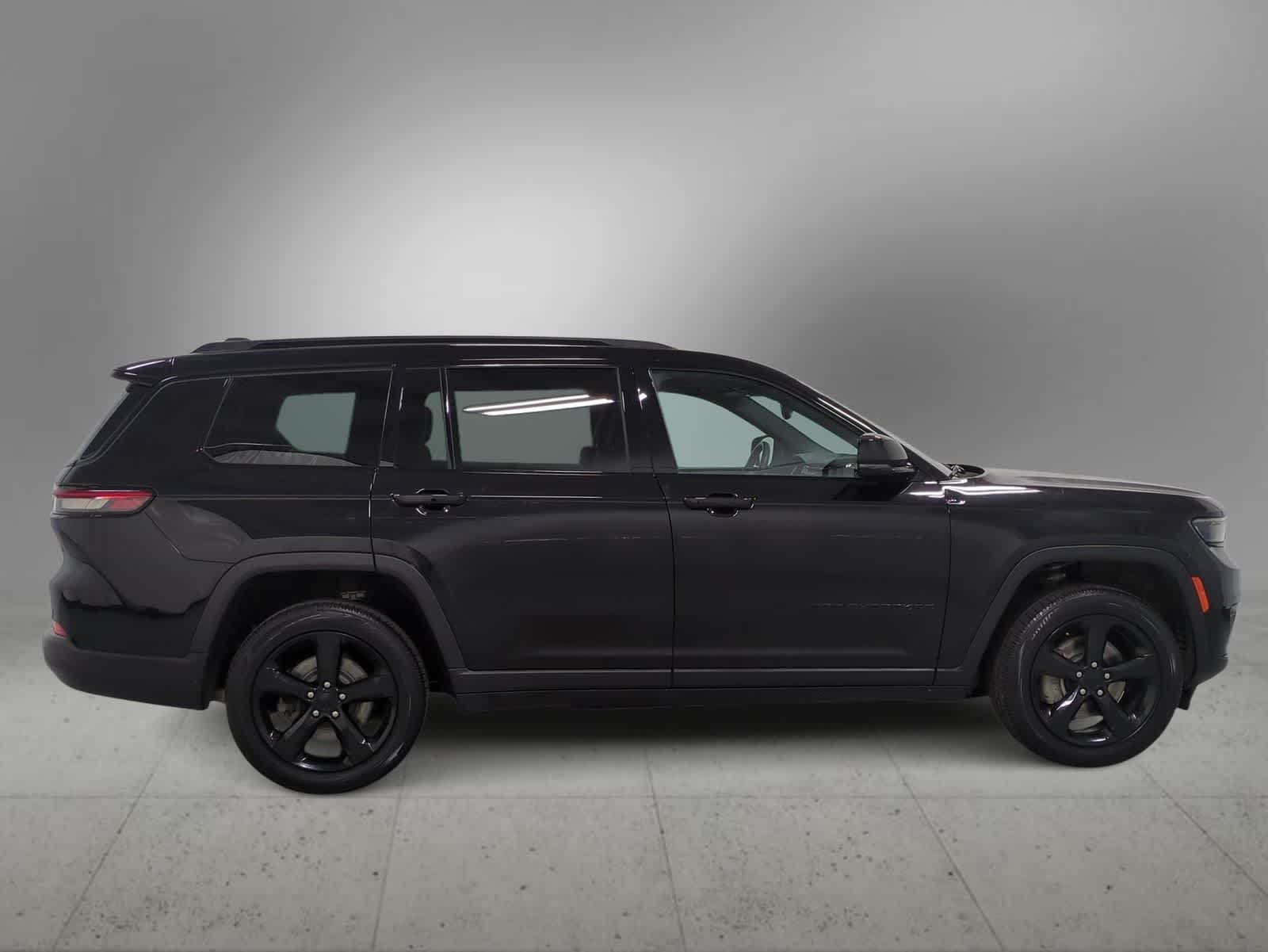 Thumbnail: 2023 Jeep Grand Cherokee L - 9