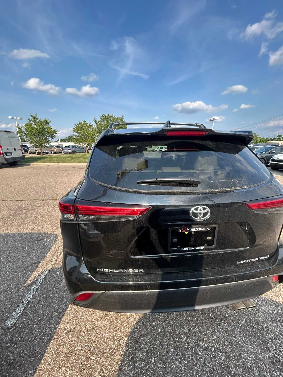 Thumbnail: 2023 Toyota Highlander - 23