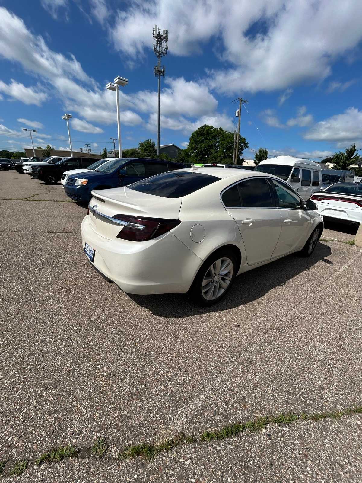 Thumbnail: 2014 Buick Regal - 14