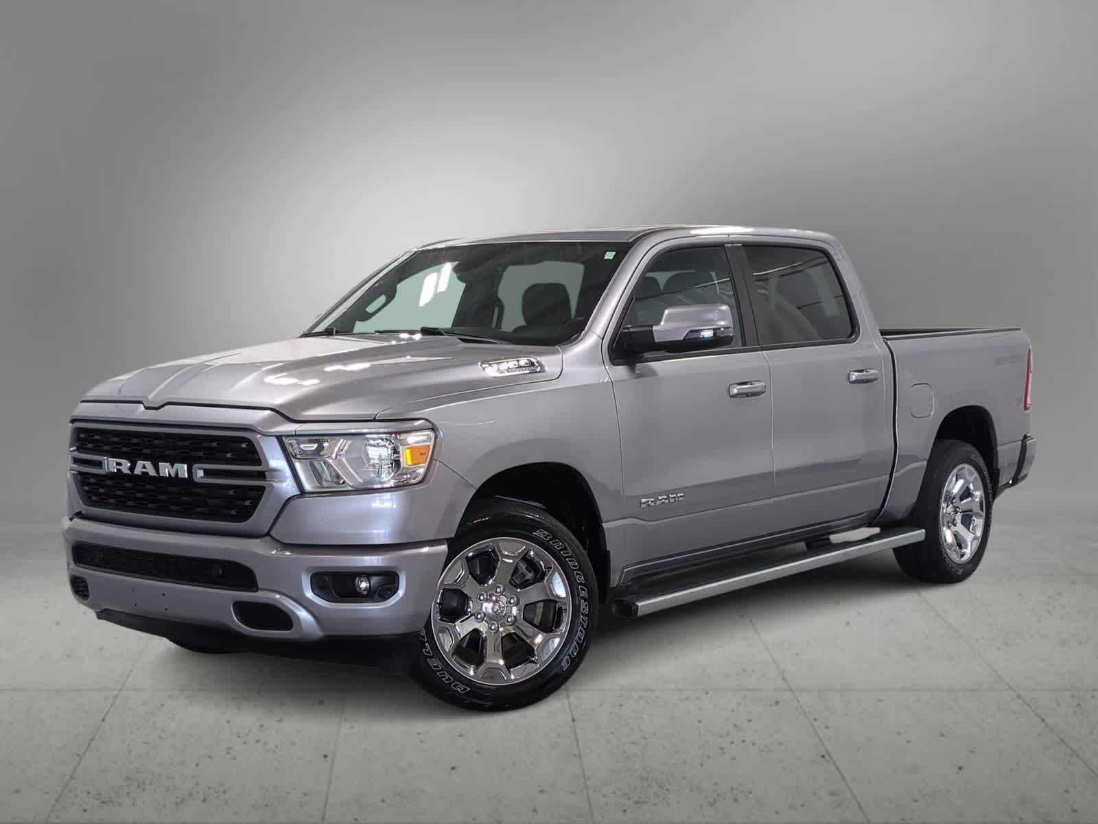 2023 RAM 1500 Big Horn/Lone Star 4x4 Crew Cab 5'7's photo