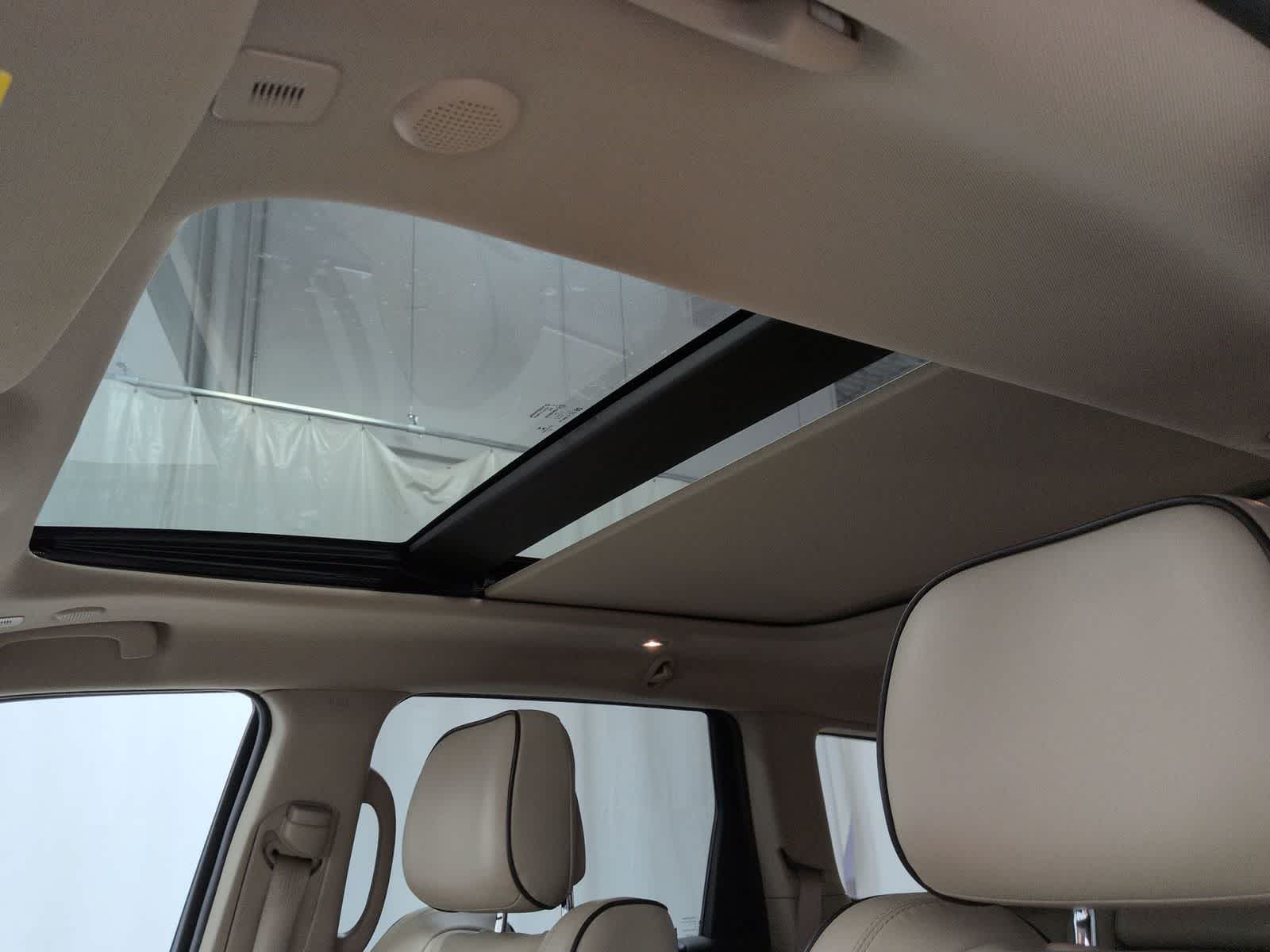 Thumbnail: 2021 Jeep Grand Cherokee - 20