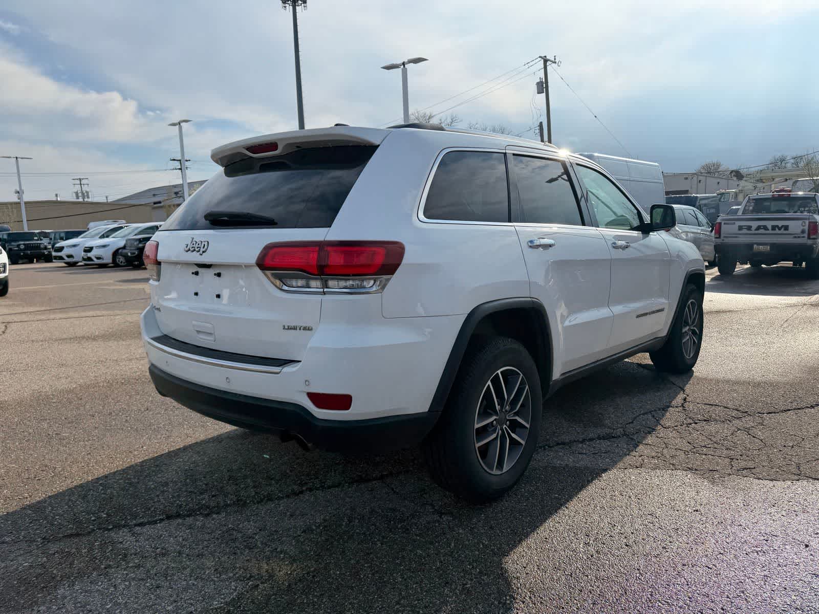 Thumbnail: 2021 Jeep Grand Cherokee - 17