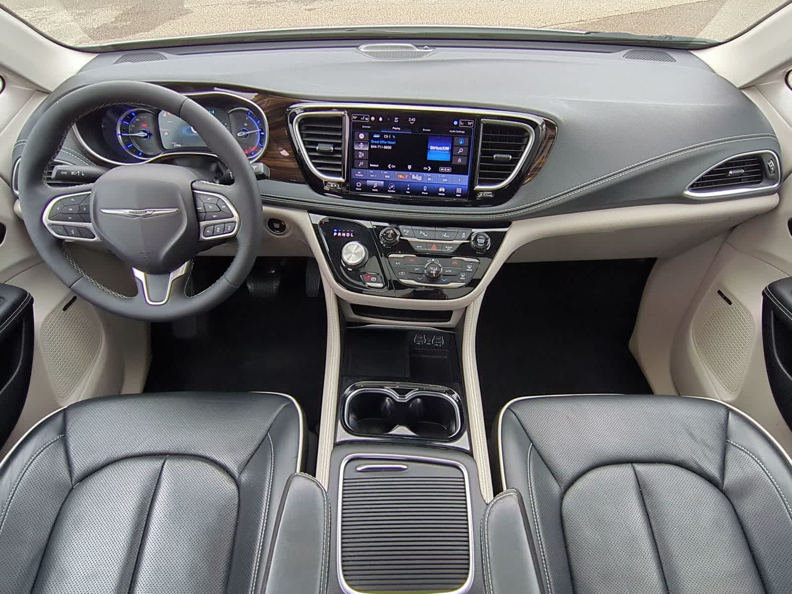 Thumbnail: 2022 Chrysler Pacifica - 16