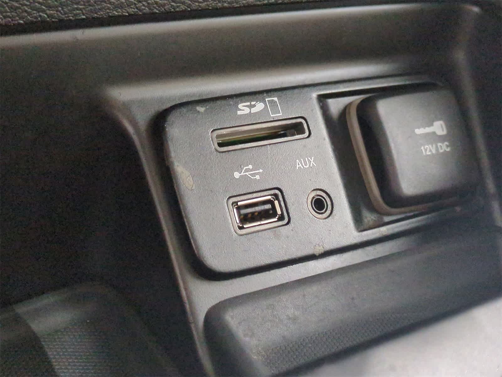 Thumbnail: 2016 Jeep Cherokee - 32