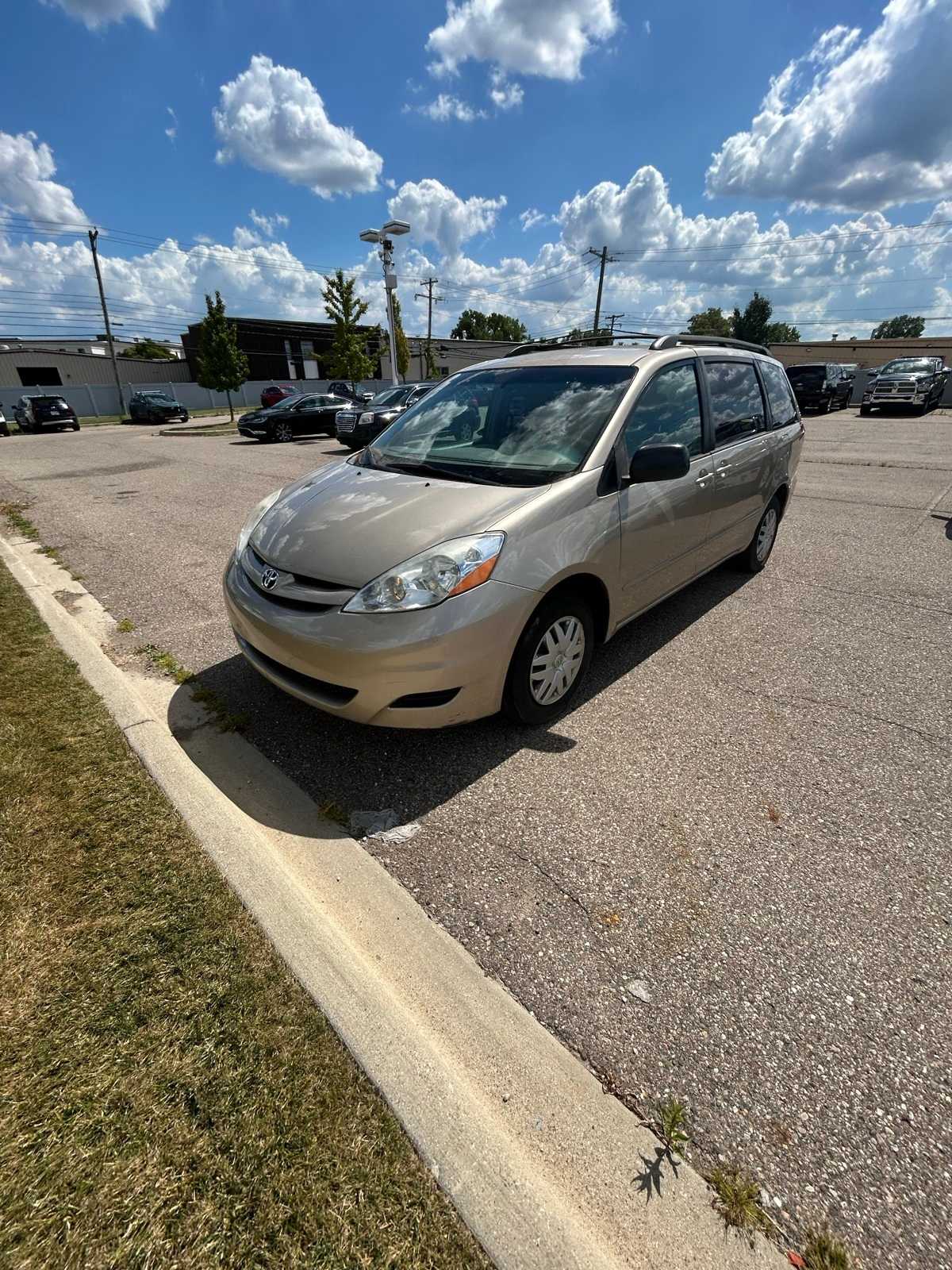 Thumbnail: 2008 Toyota Sienna - 2