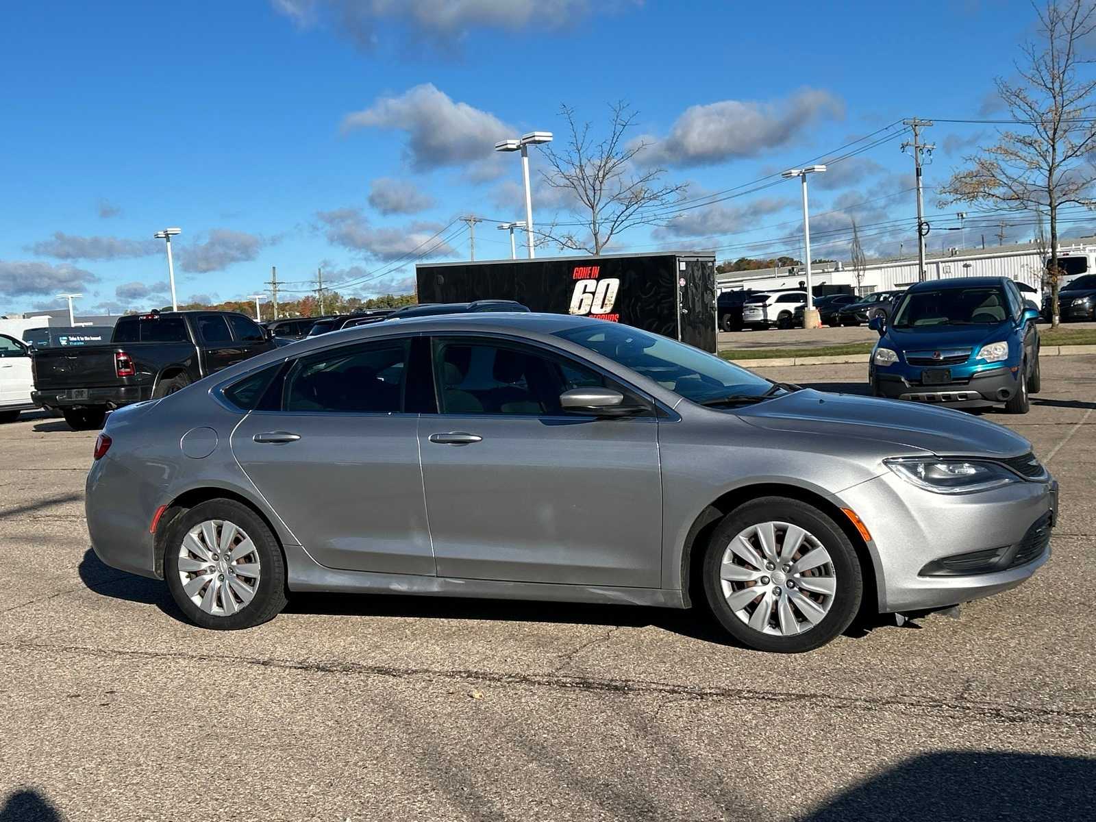 Thumbnail: 2015 Chrysler 200 - 9