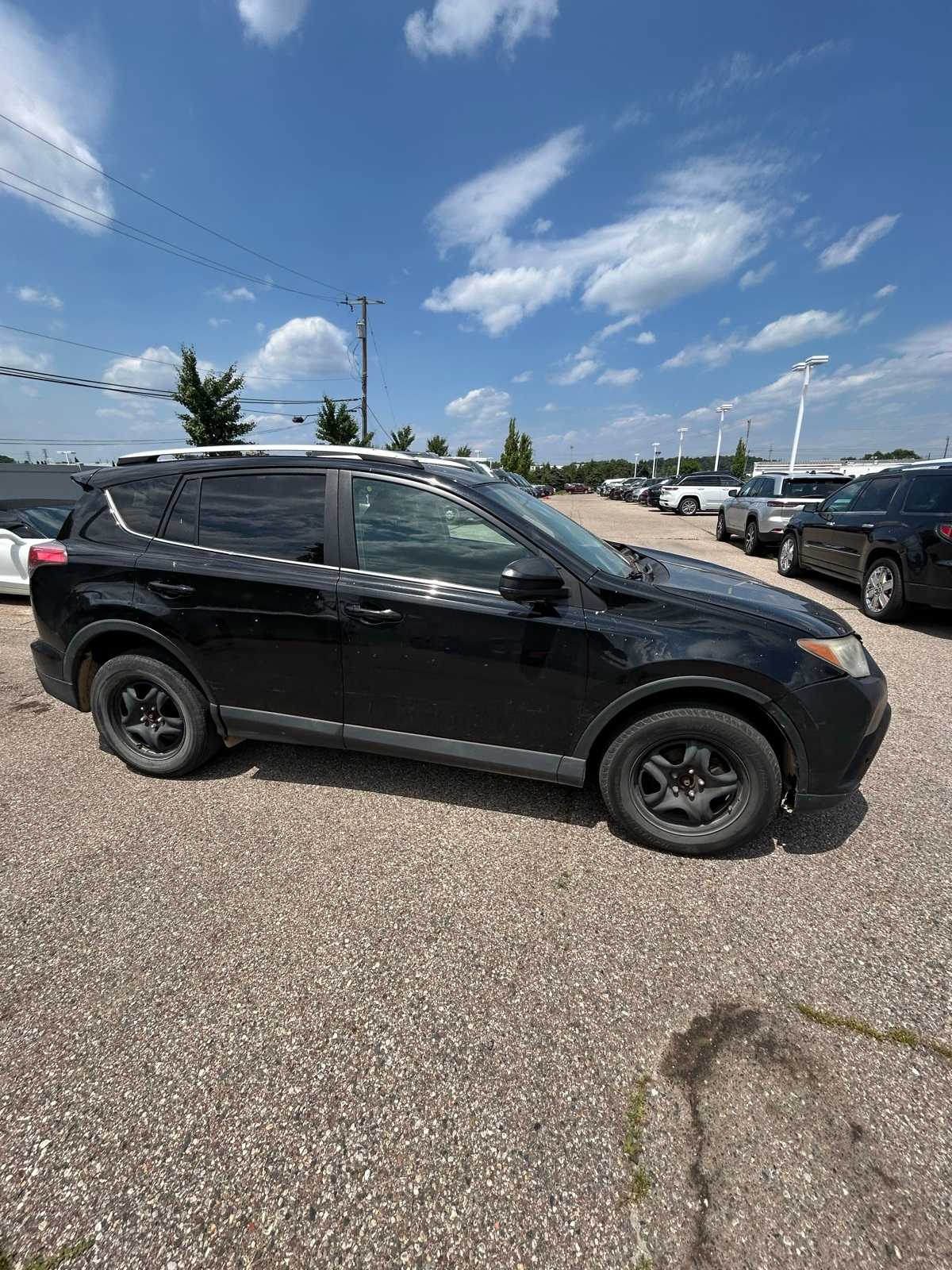 Thumbnail: 2016 Toyota RAV4 - 11