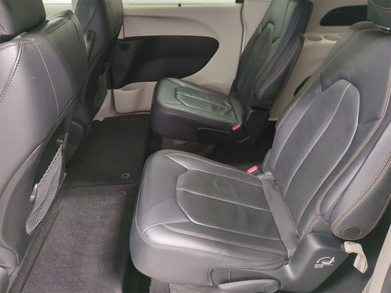 Thumbnail: 2018 Chrysler Pacifica - 20