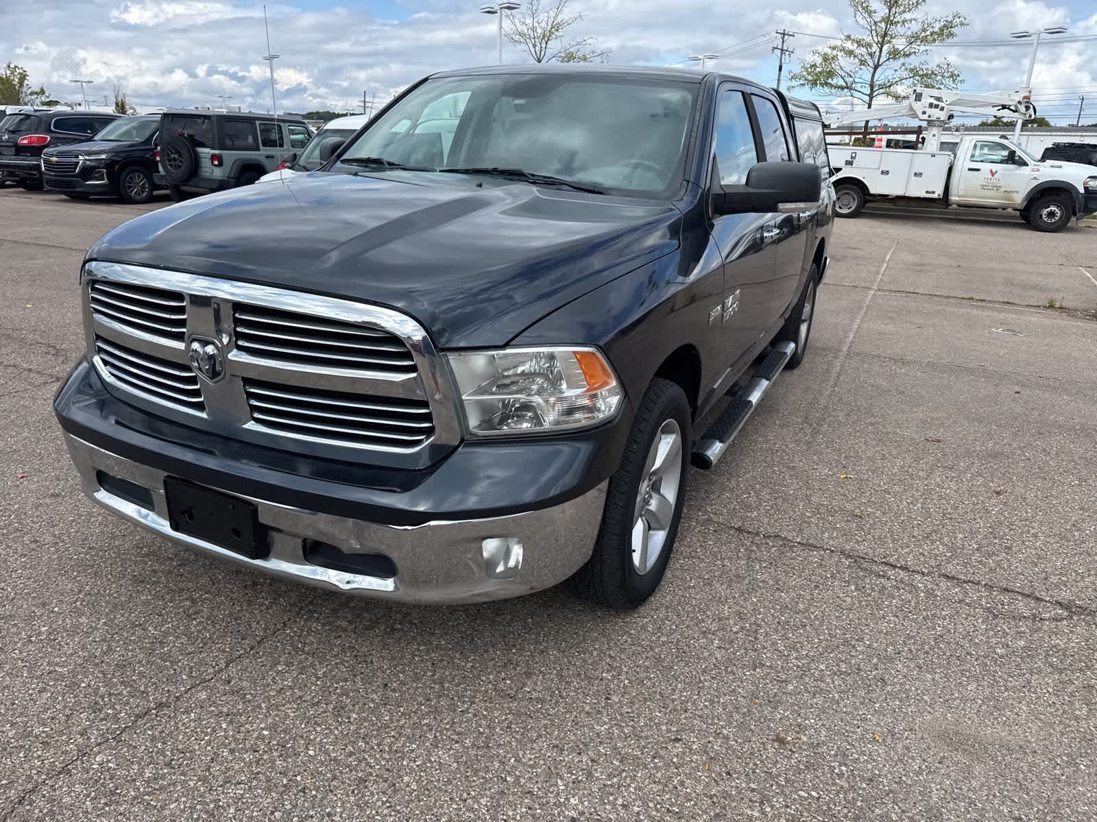 2016 Ram 1500 SLT photo 2