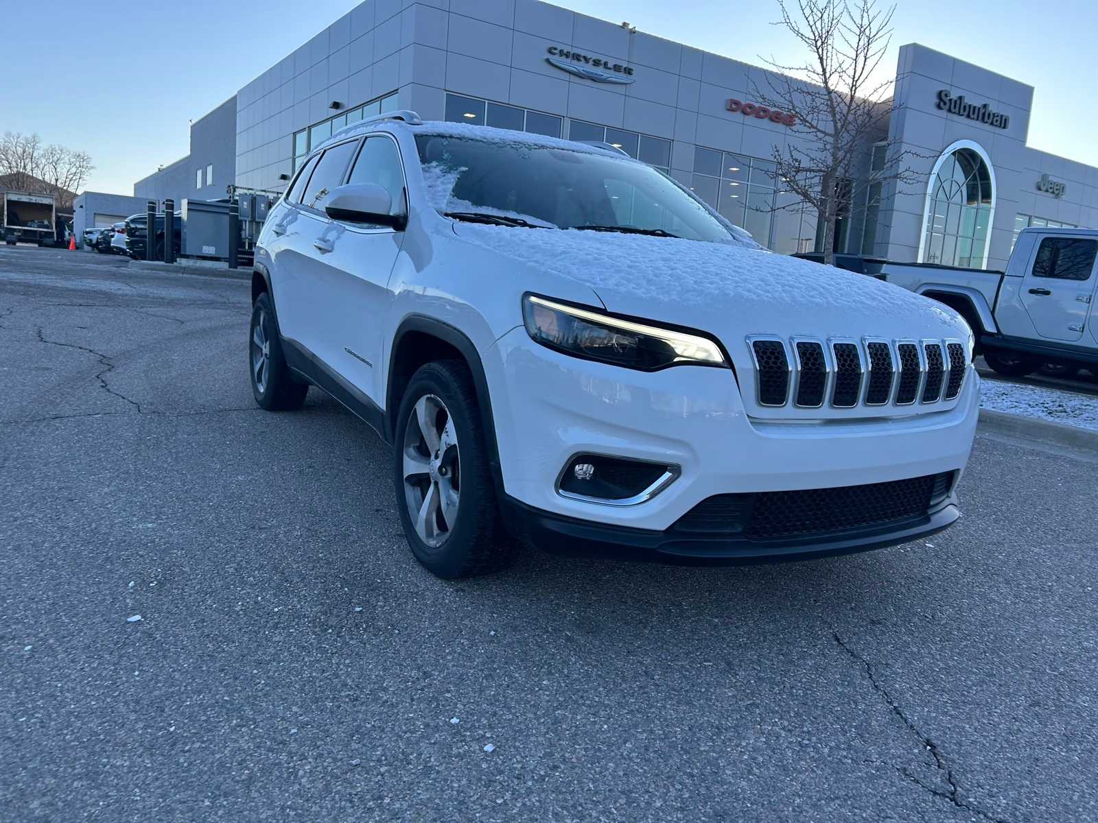 Thumbnail: 2019 Jeep Cherokee - 8
