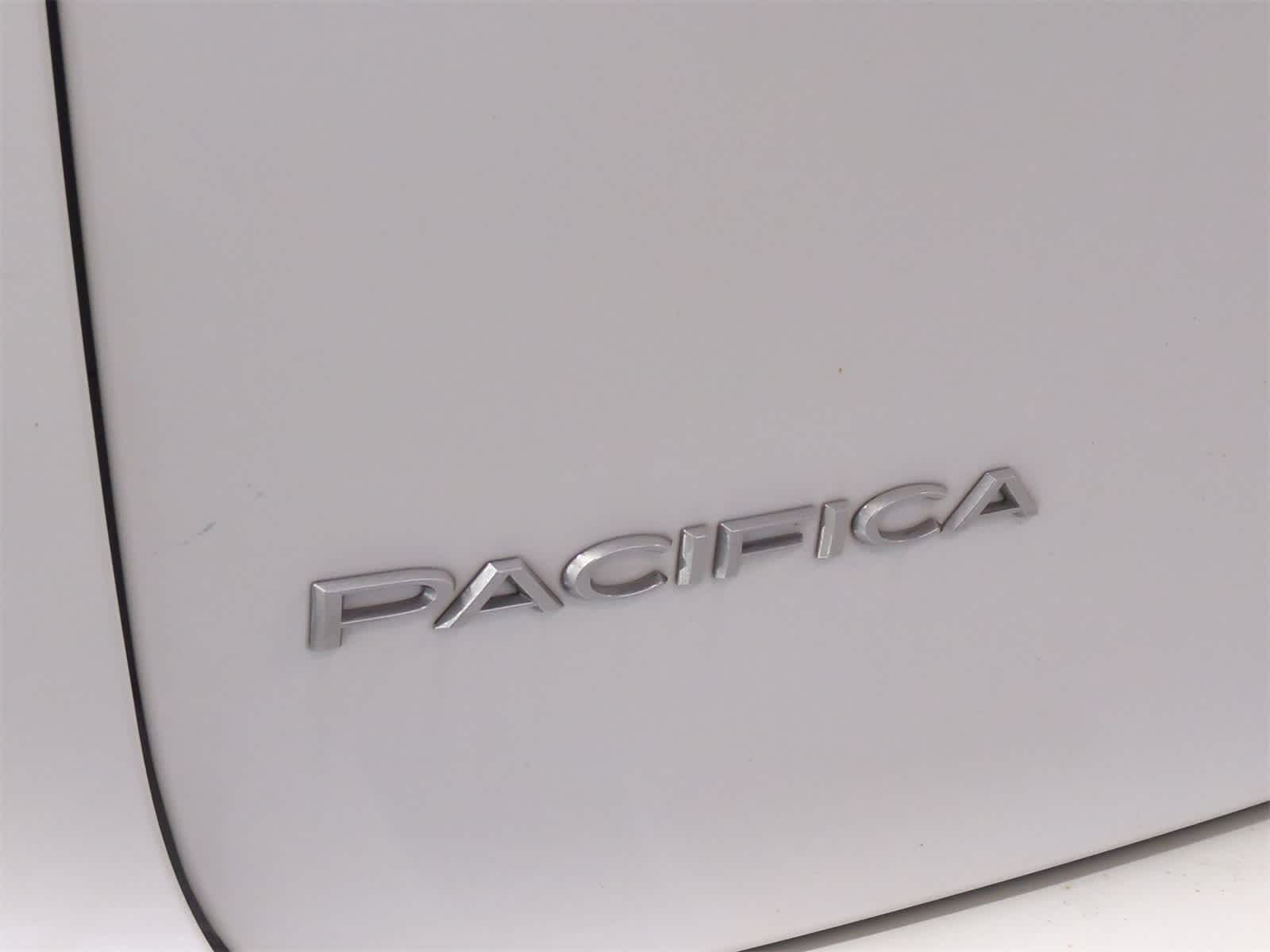Thumbnail: 2018 Chrysler Pacifica - 13