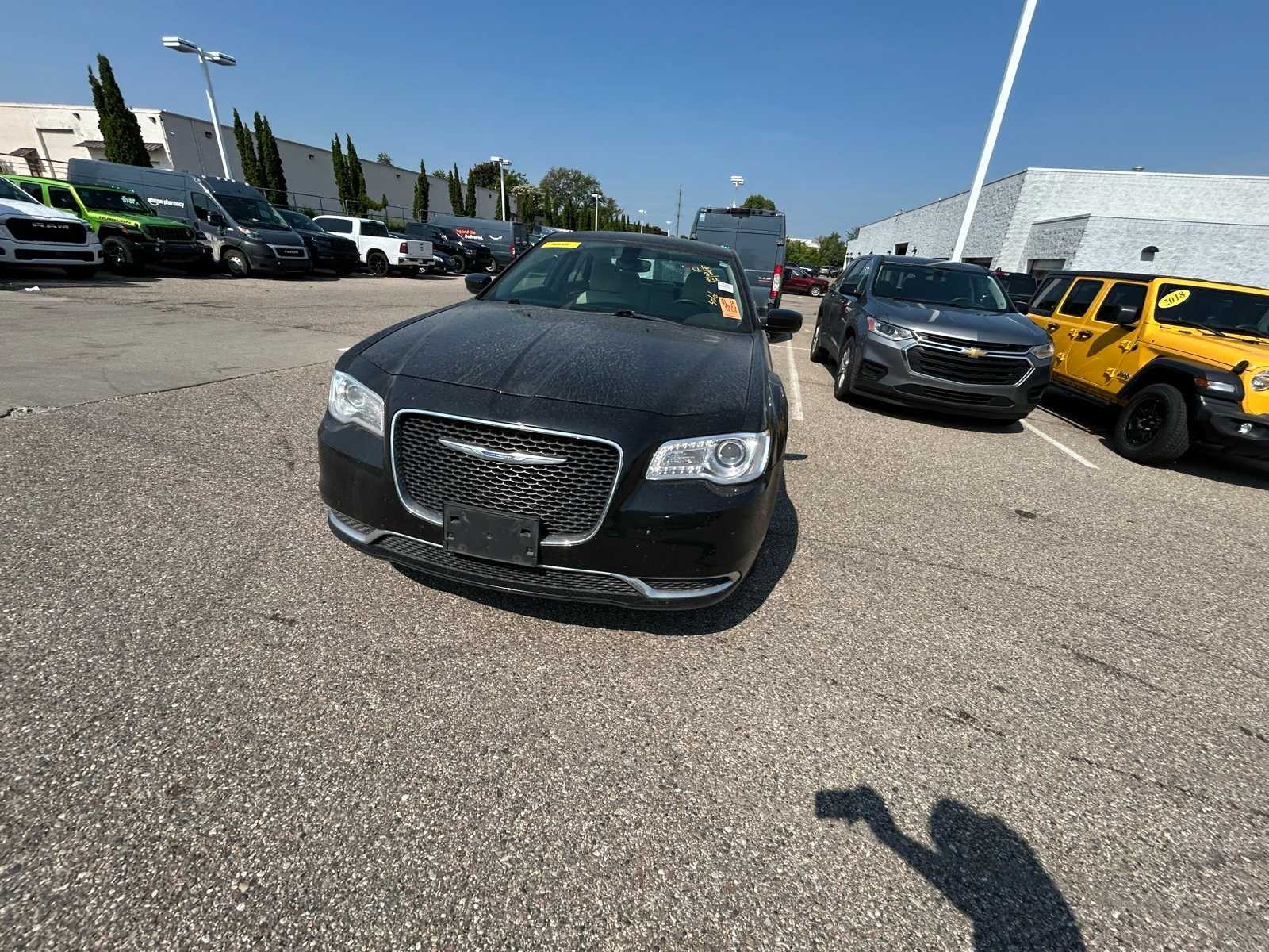 Thumbnail: 2023 Chrysler 300 - 4
