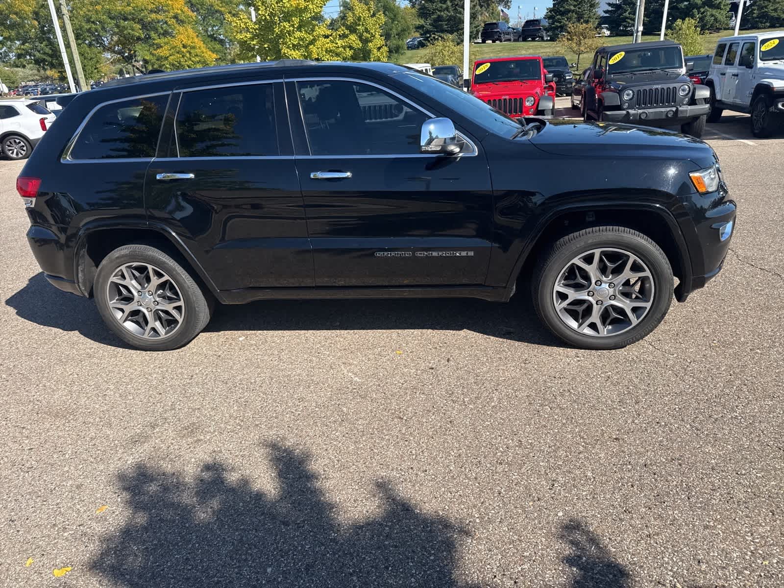 Thumbnail: 2020 Jeep Grand Cherokee - 11