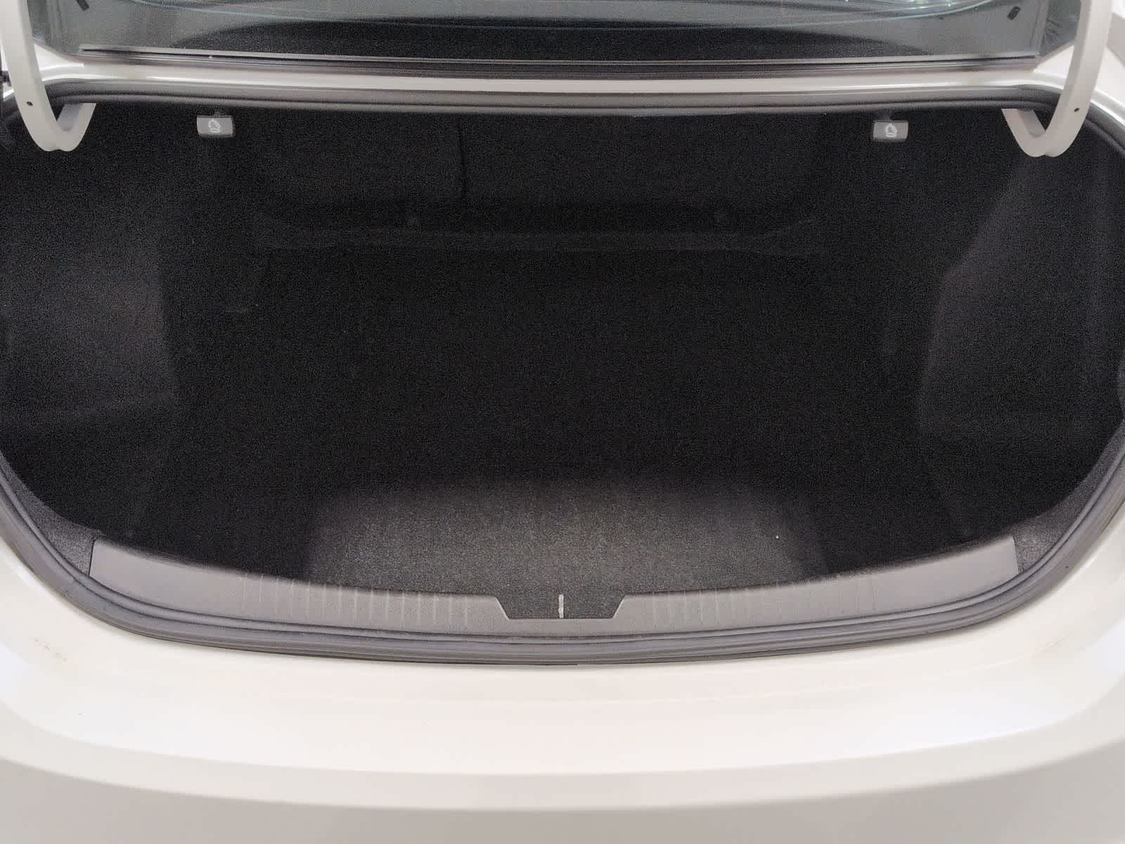 Thumbnail: 2018 Chevrolet Malibu - 37