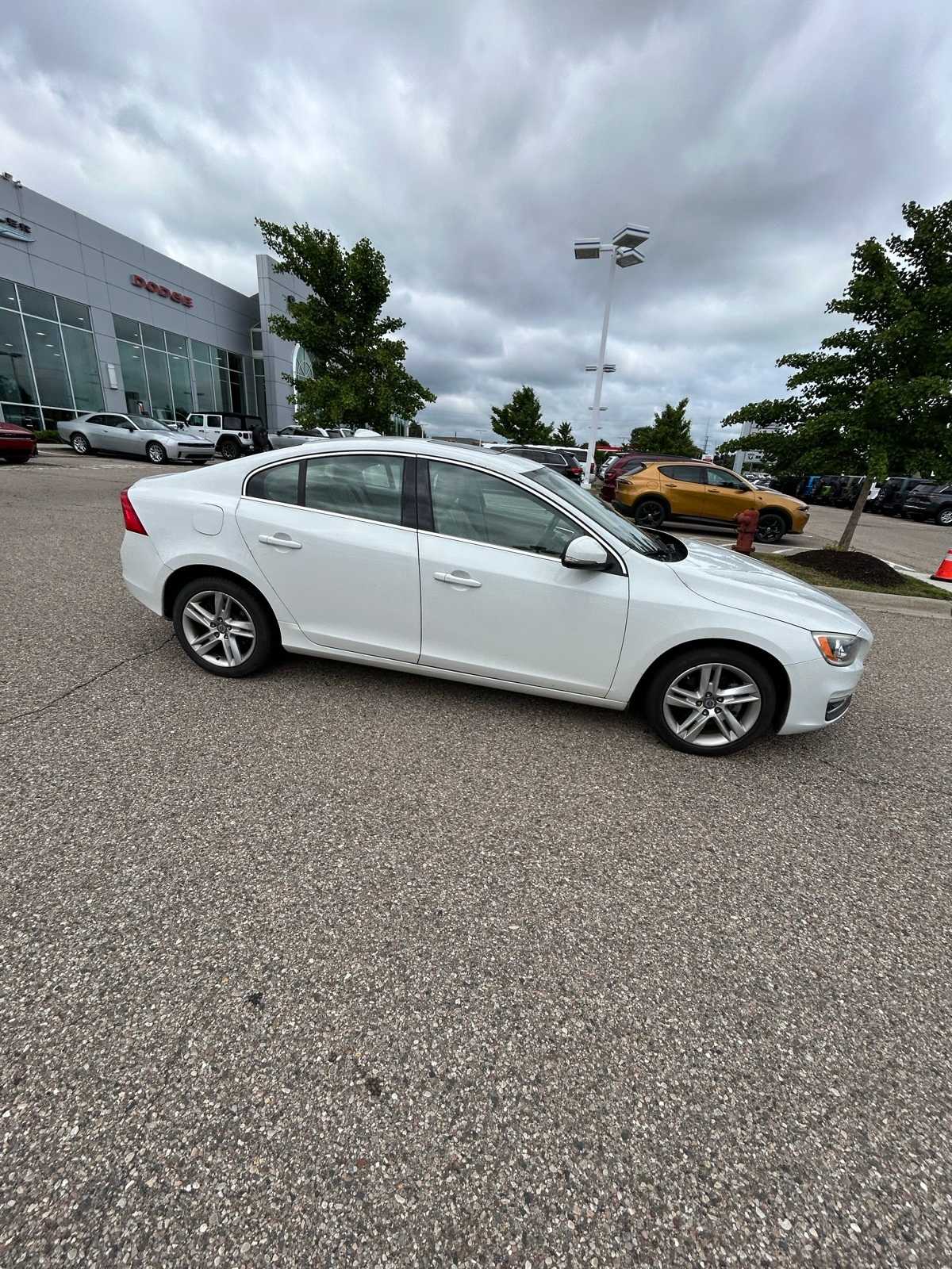 Thumbnail: 2015 Volvo S60 - 14