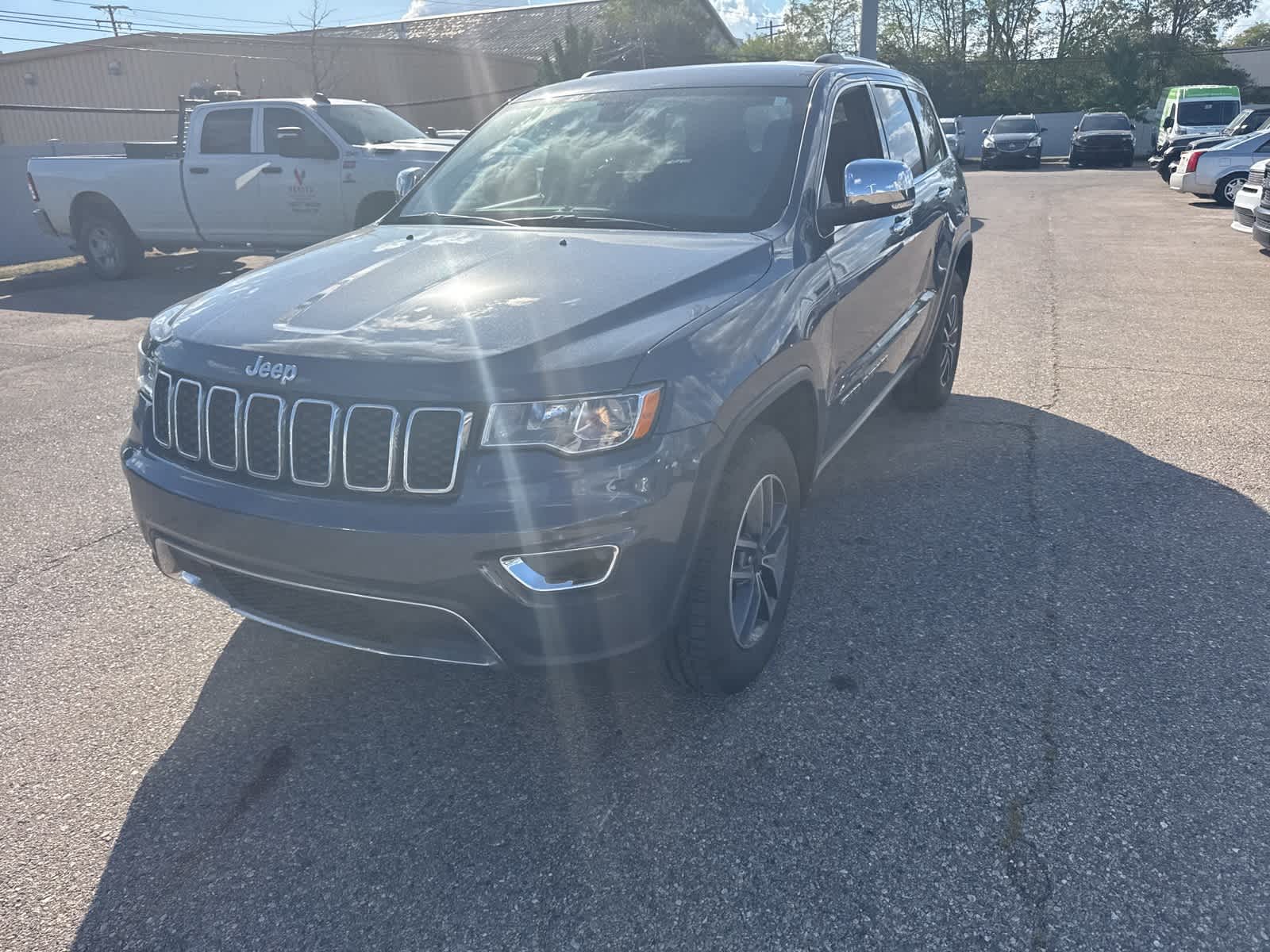 2019 Jeep Grand Cherokee Limited photo 2