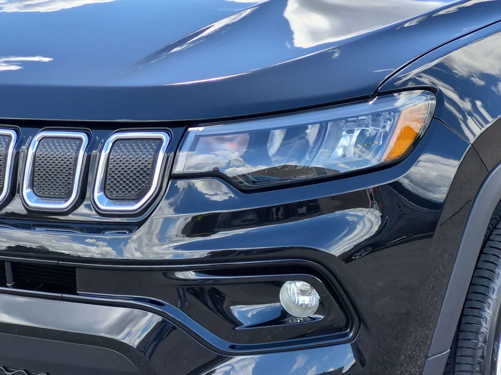 Thumbnail: 2022 Jeep Compass - 11