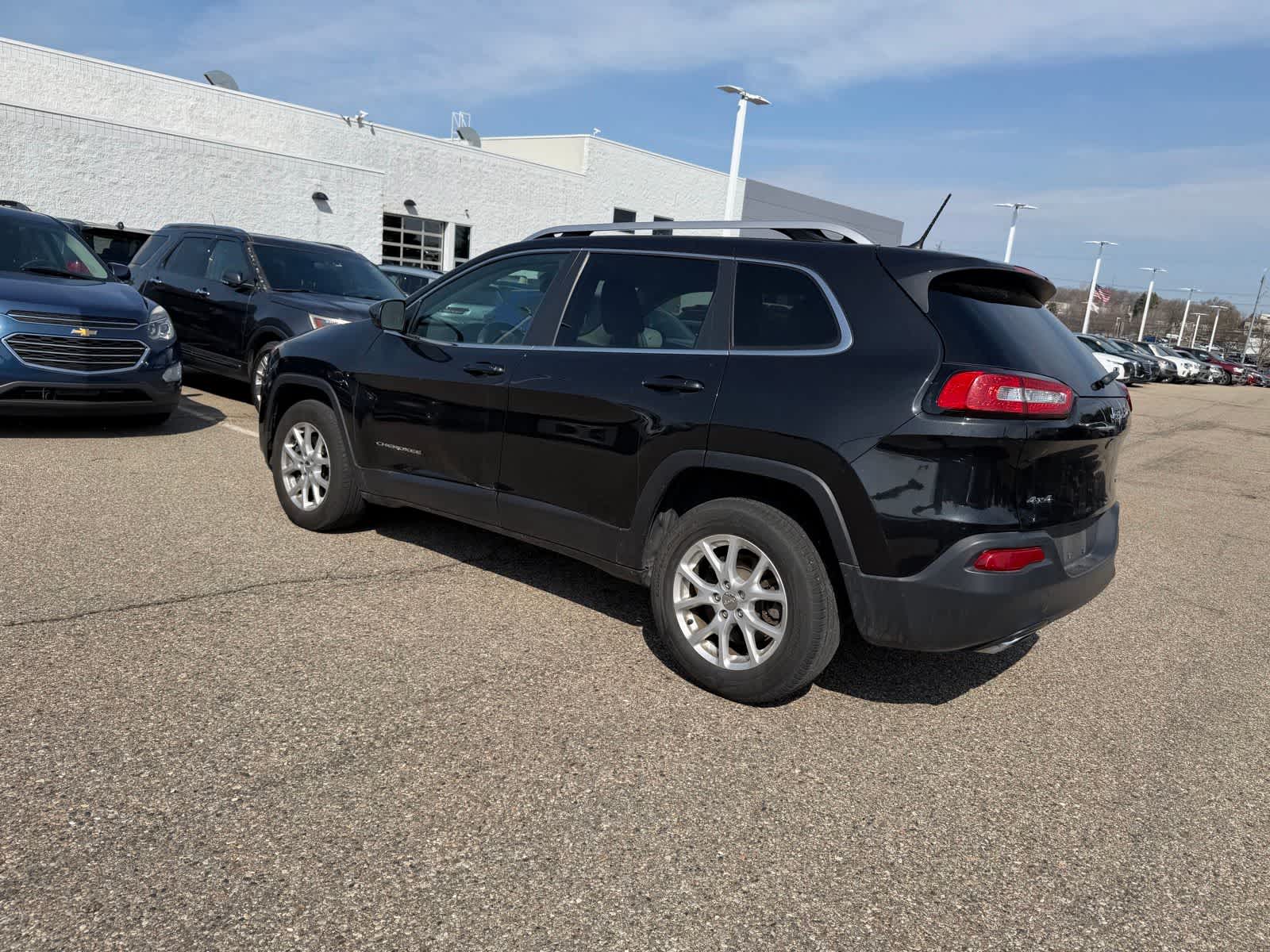 Thumbnail: 2015 Jeep Cherokee - 29