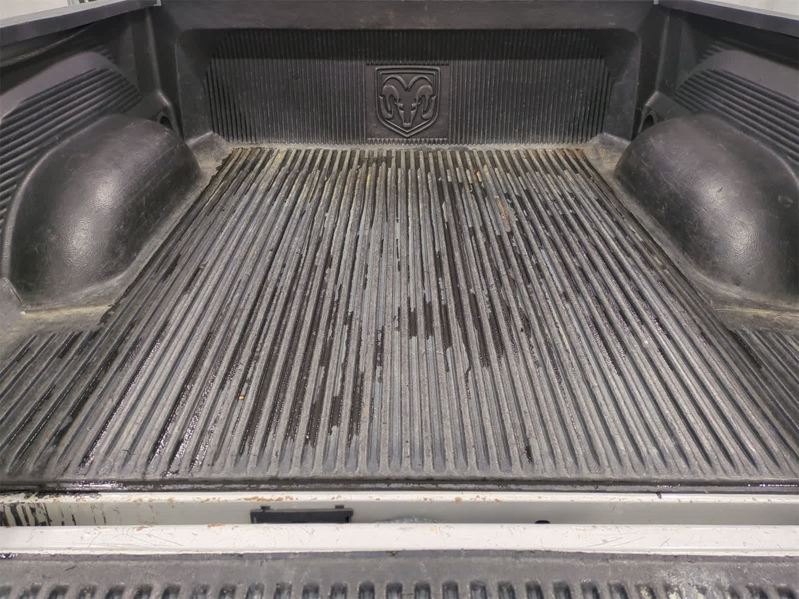 2016 RAM 1500 Laramie 34