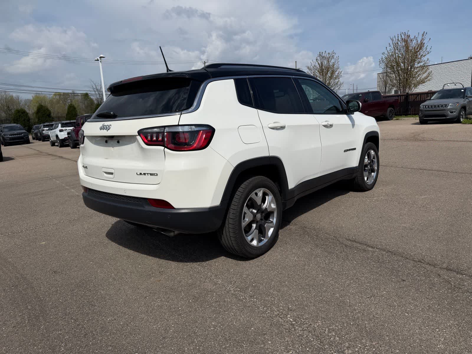 Thumbnail: 2019 Jeep Compass - 16