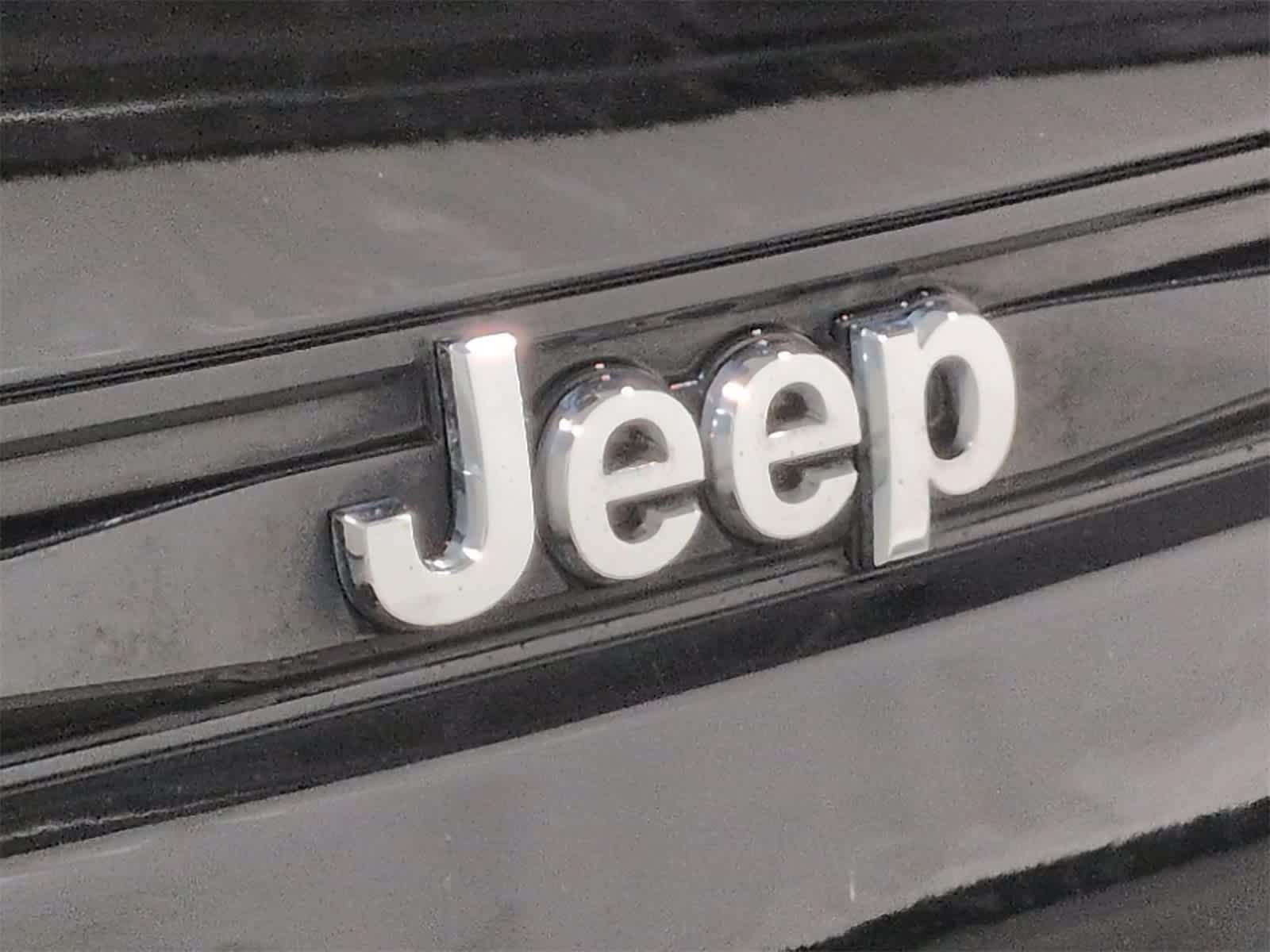 Thumbnail: 2023 Jeep Grand Cherokee - 12