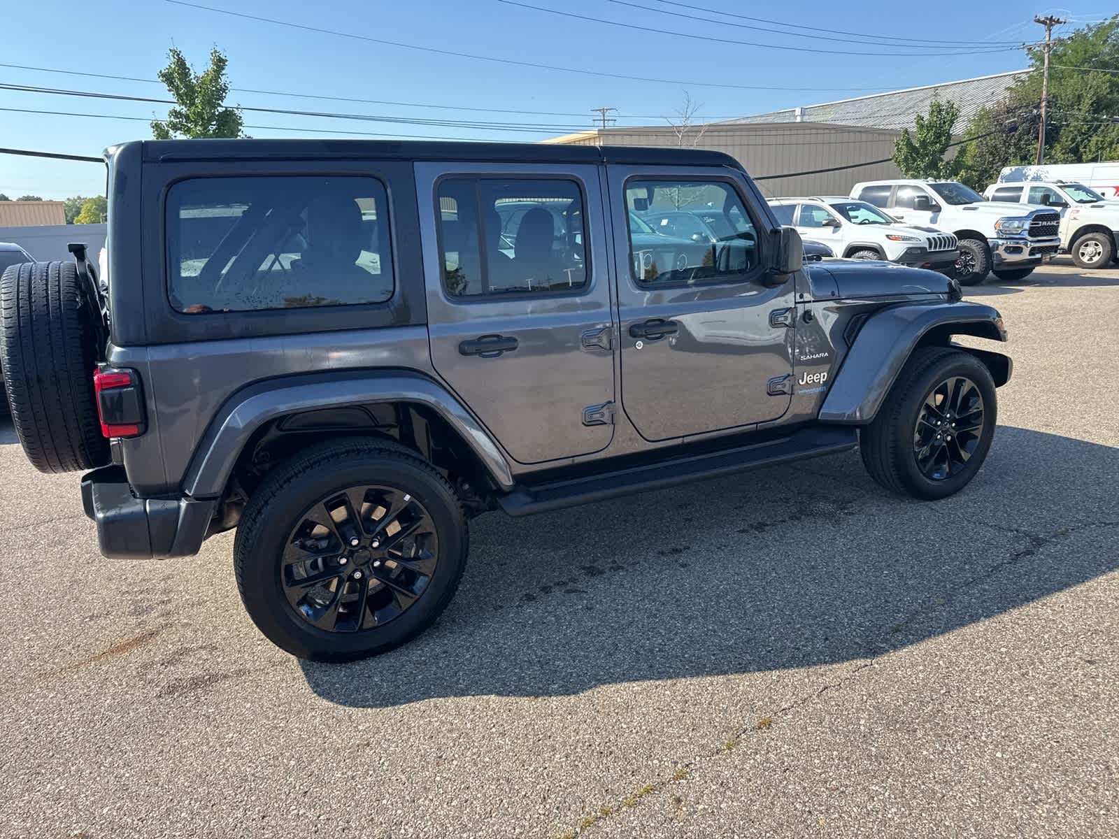 Thumbnail: 2022 Jeep Wrangler - 11