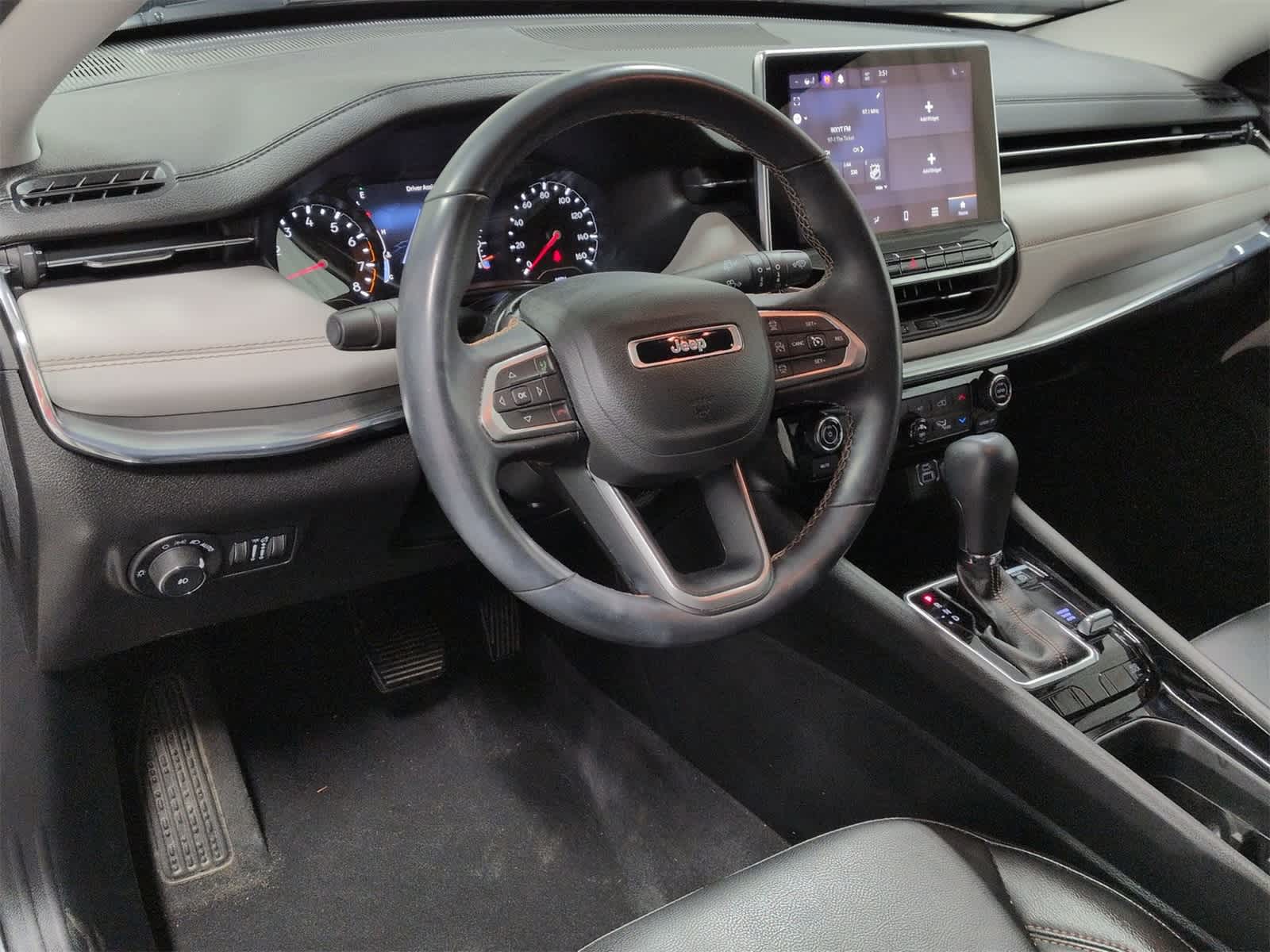 Thumbnail: 2022 Jeep Compass - 10