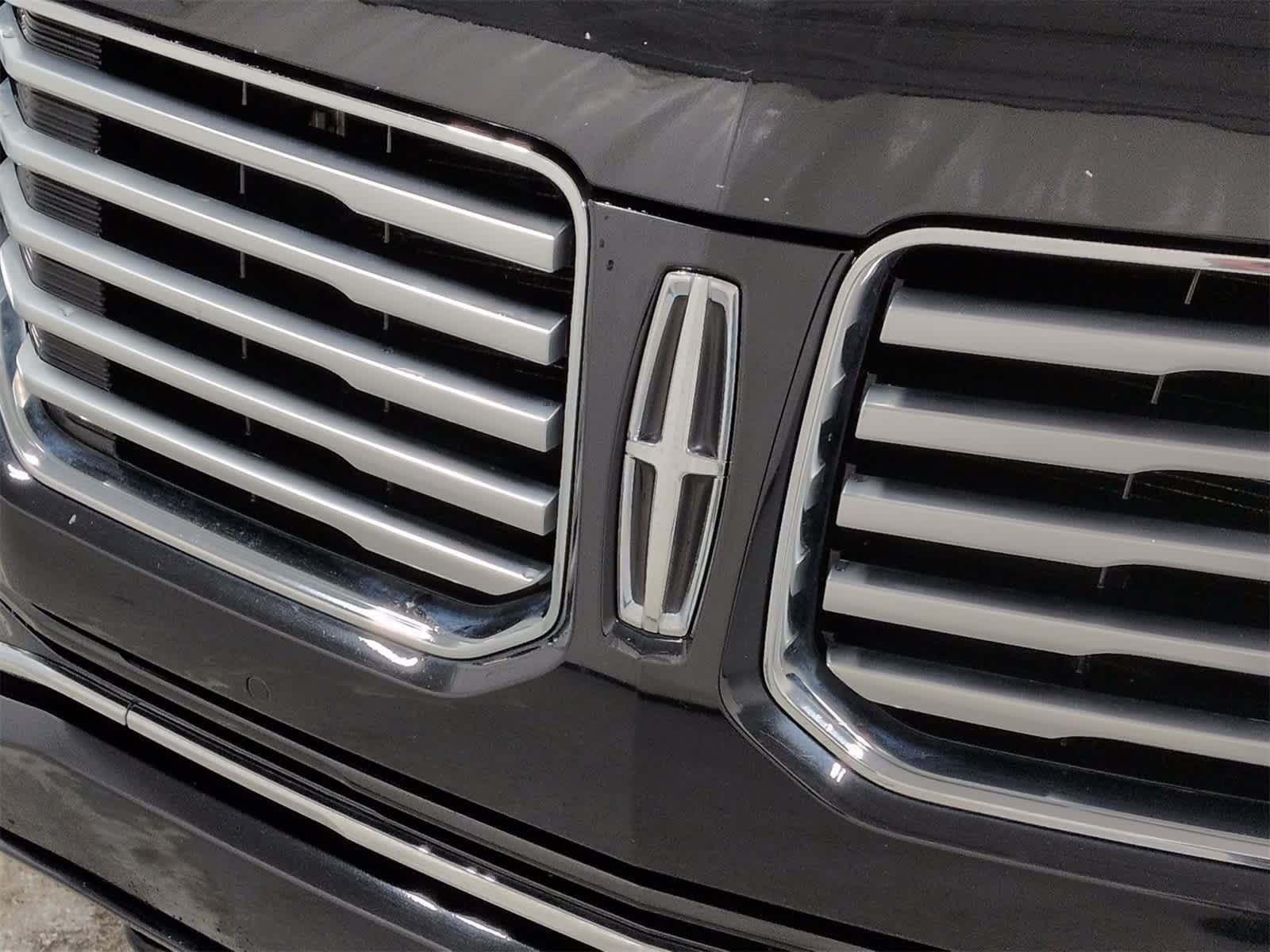Thumbnail: 2017 Lincoln Navigator L - 11