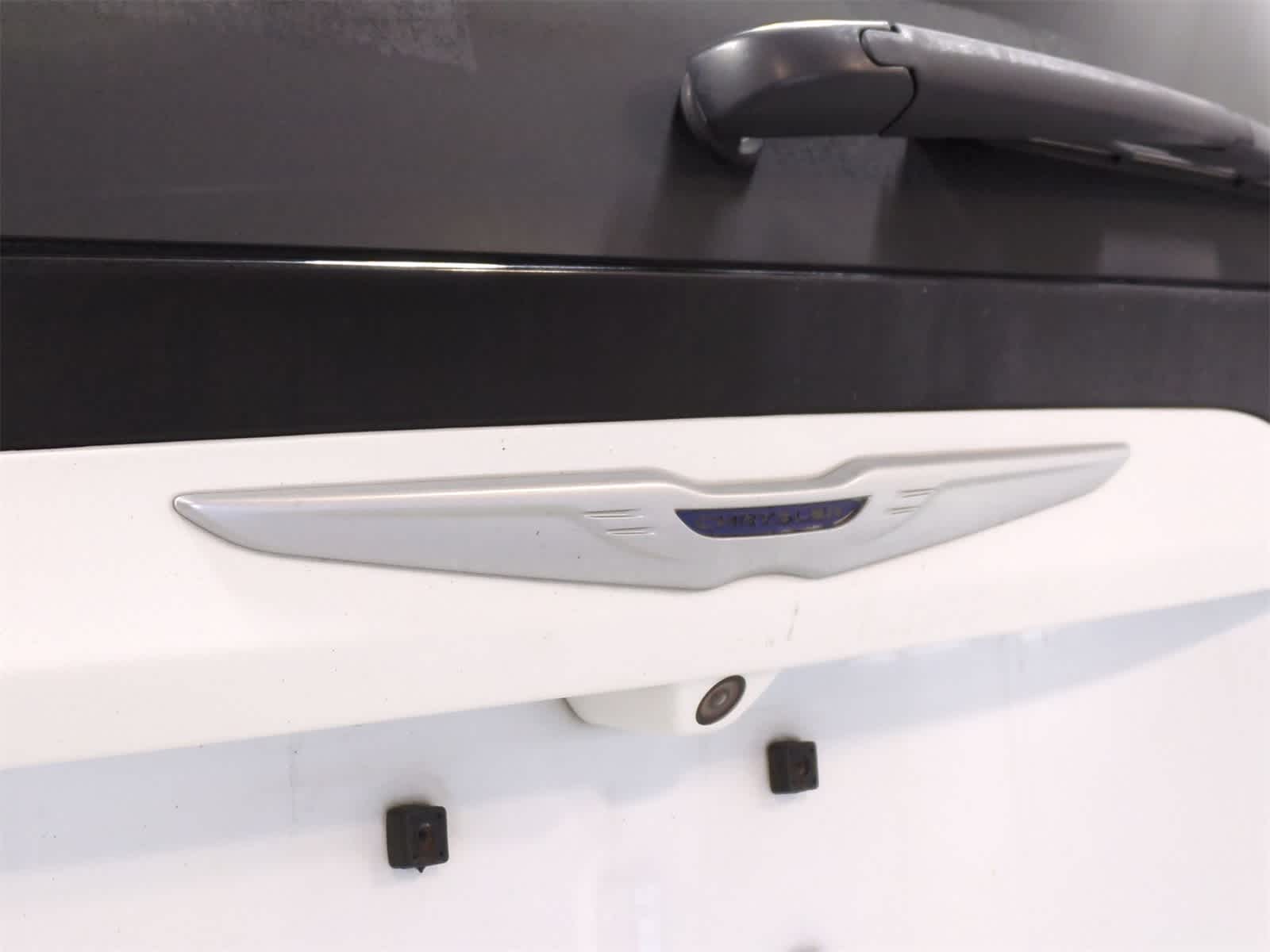 Thumbnail: 2018 Chrysler Pacifica - 12