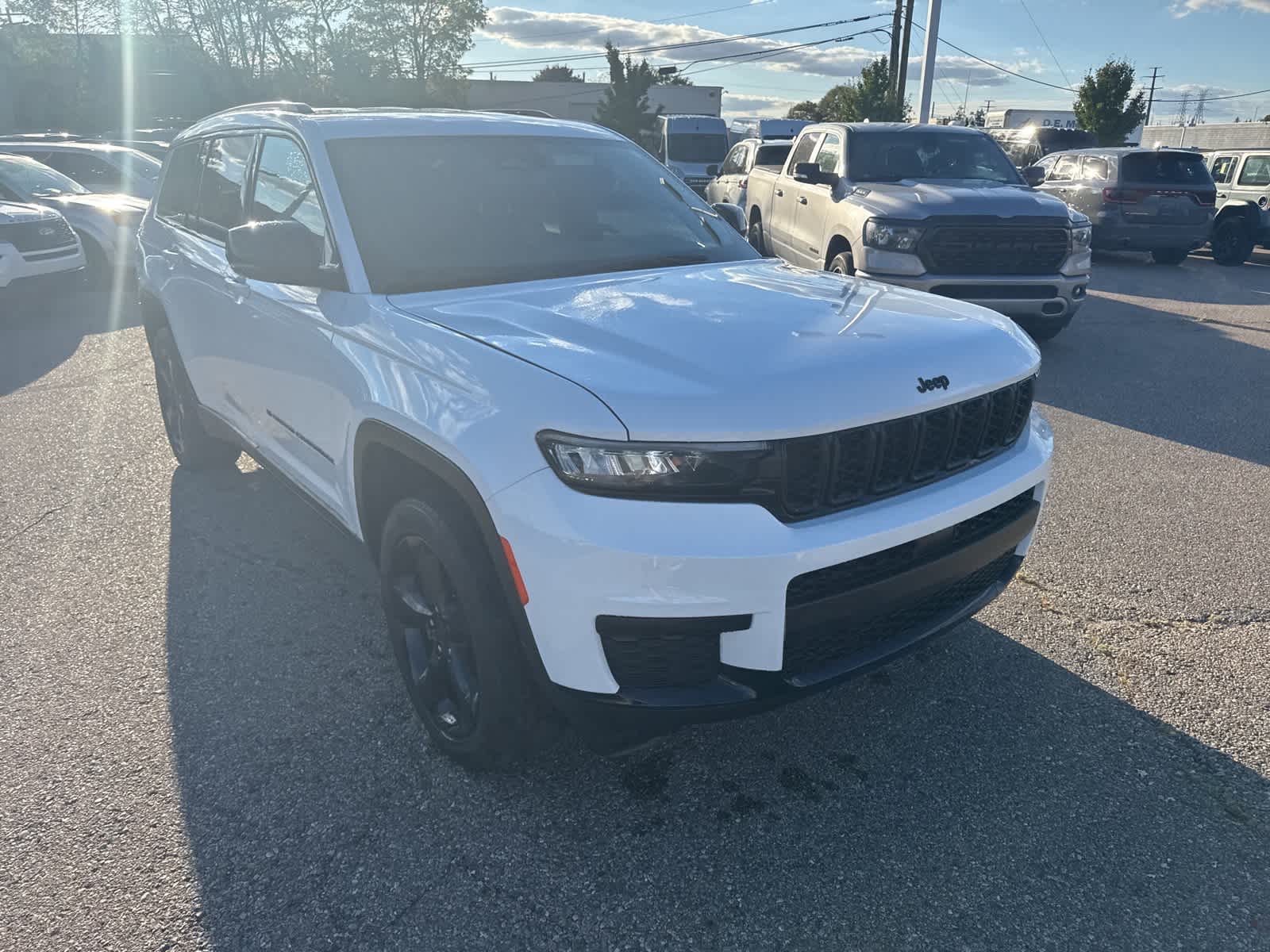 Thumbnail: 2023 Jeep Grand Cherokee L - 8