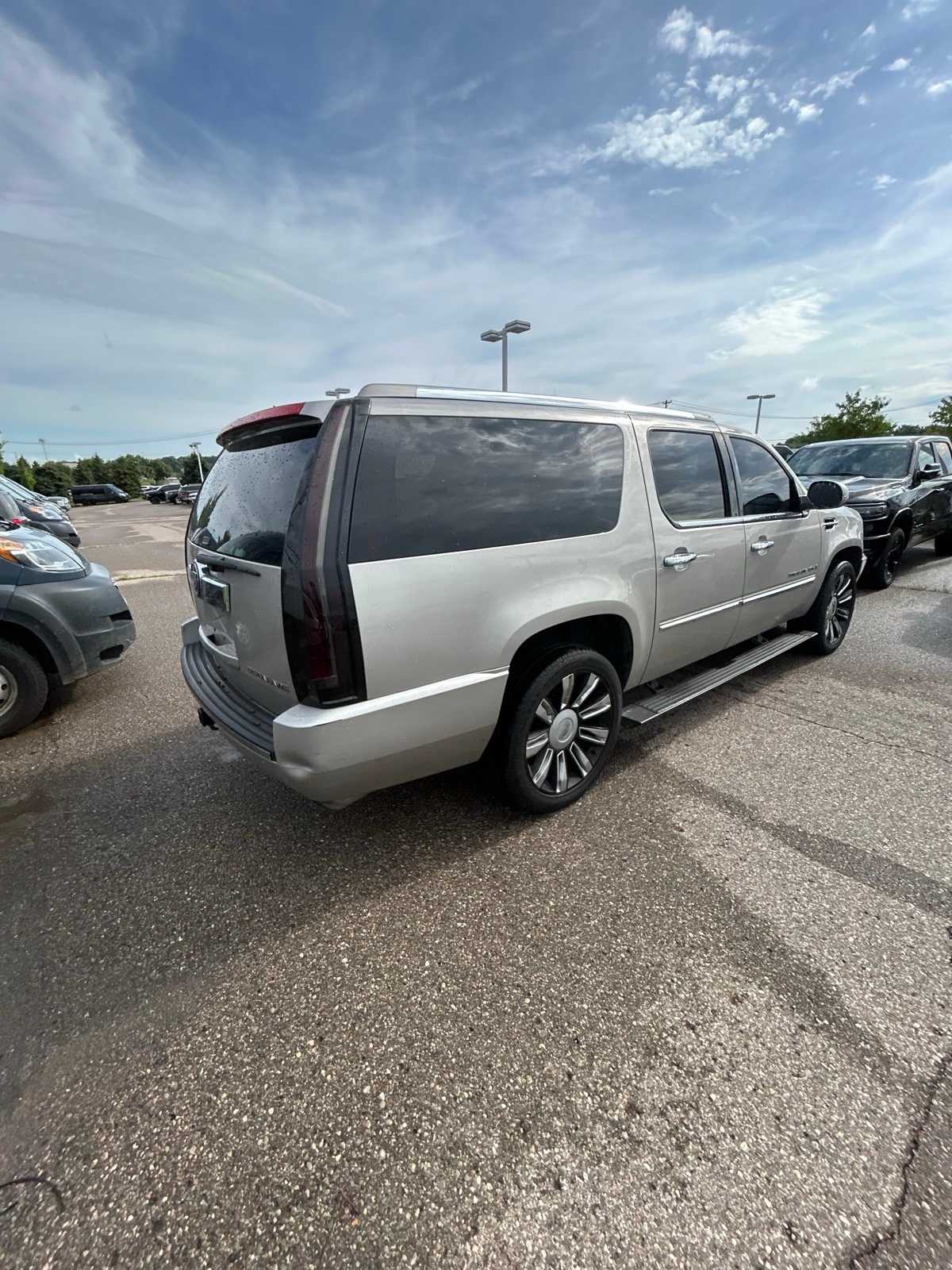 Thumbnail: 2008 Cadillac Escalade - 18