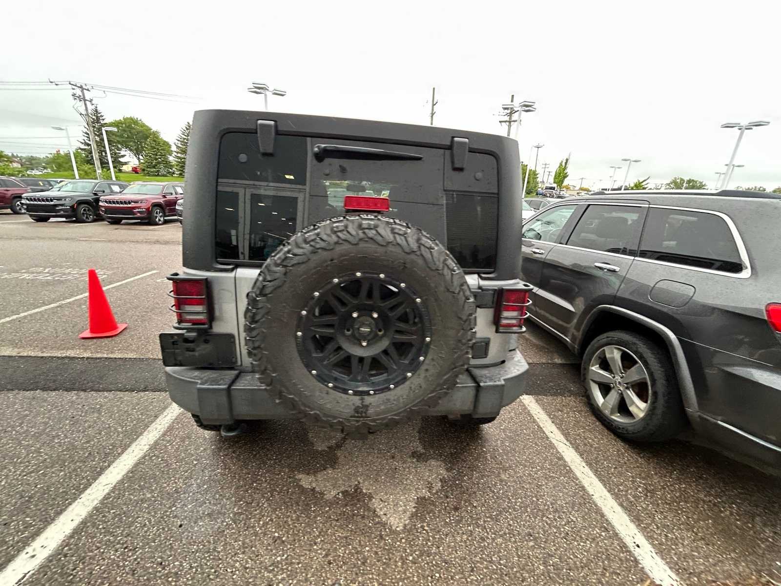 2016 Jeep Wrangler Unlimited Sport 17