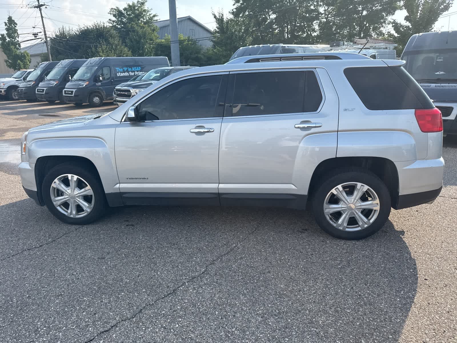 Thumbnail: 2017 GMC Terrain - 25