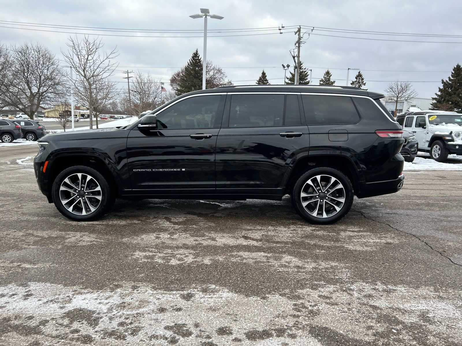 Thumbnail: 2023 Jeep Grand Cherokee L - 22