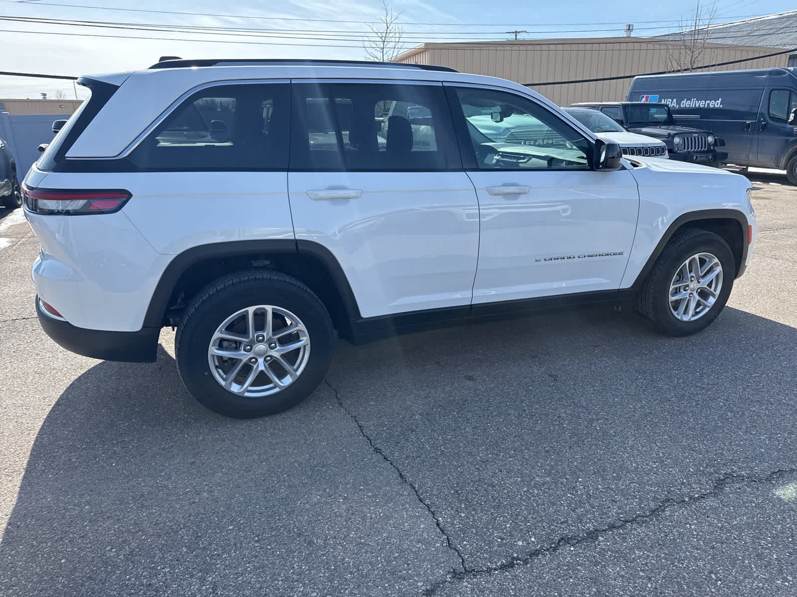 Thumbnail: 2024 Jeep Grand Cherokee - 11