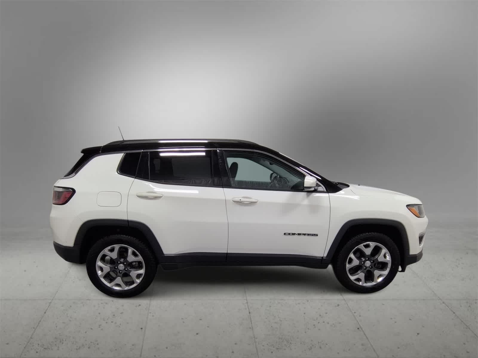 Thumbnail: 2018 Jeep Compass - 9