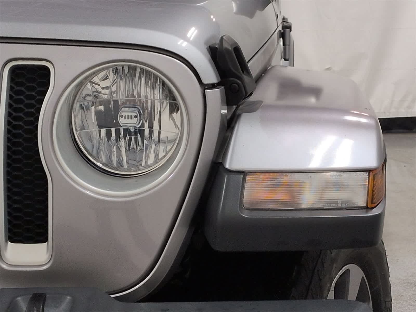 Thumbnail: 2019 Jeep Wrangler - 11