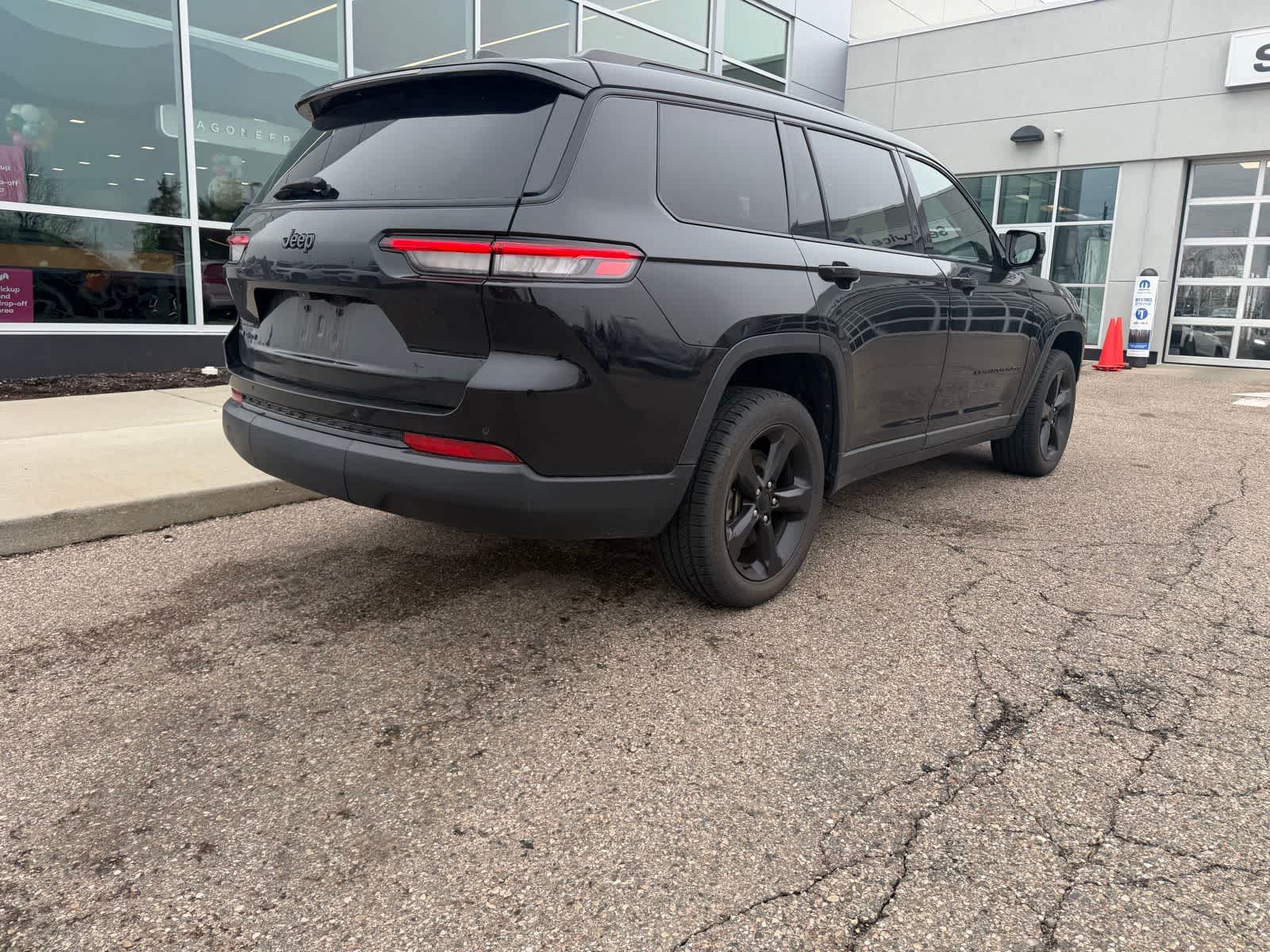 Thumbnail: 2022 Jeep Grand Cherokee L - 22