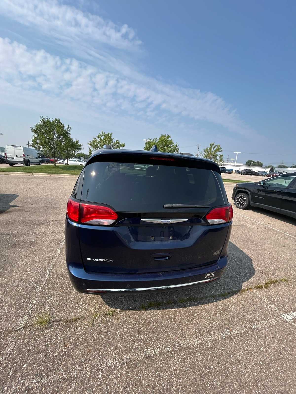 Thumbnail: 2018 Chrysler Pacifica - 23