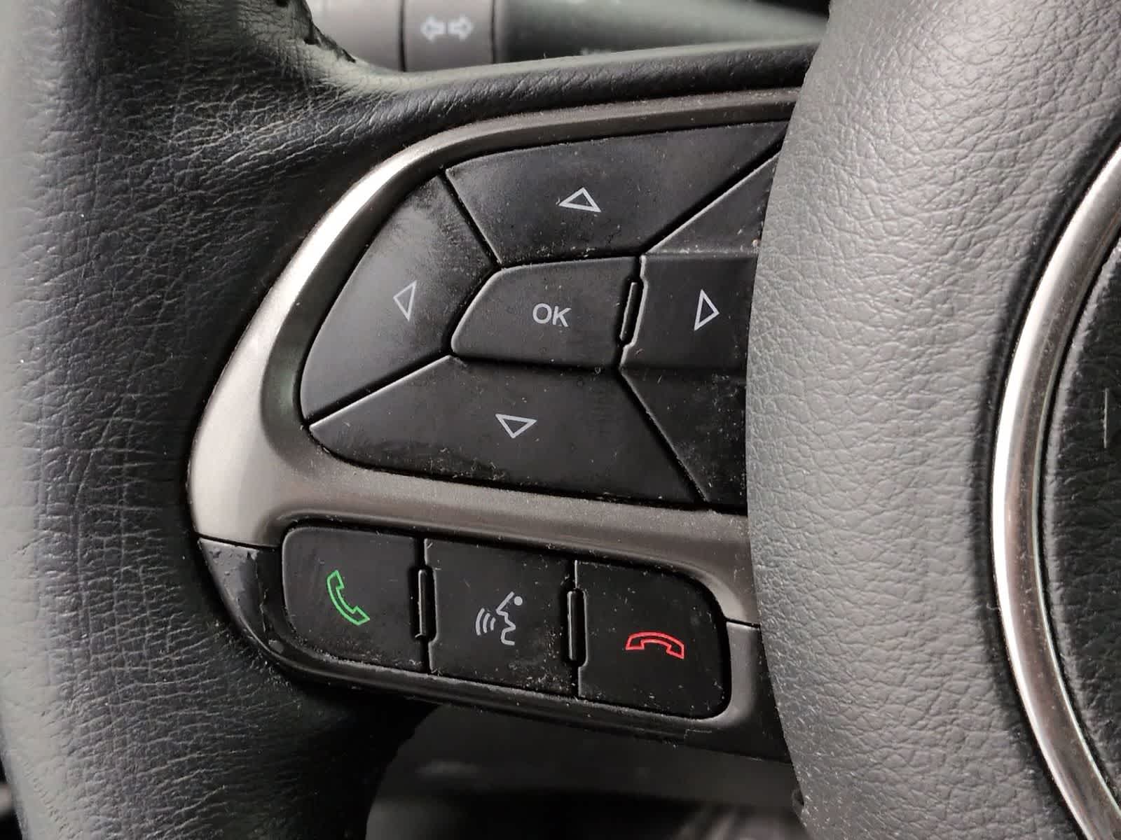 Thumbnail: 2020 Jeep Renegade - 24