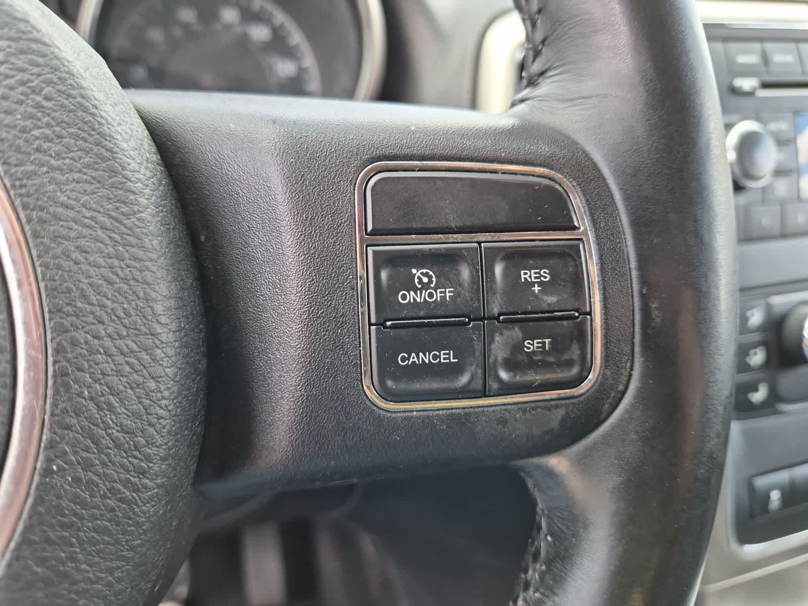 Thumbnail: 2012 Jeep Grand Cherokee - 23