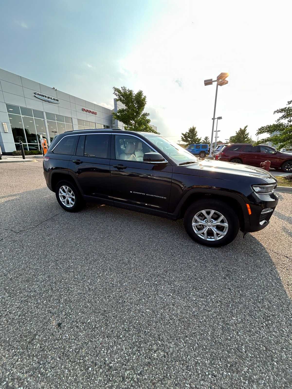 Thumbnail: 2023 Jeep Grand Cherokee - 9