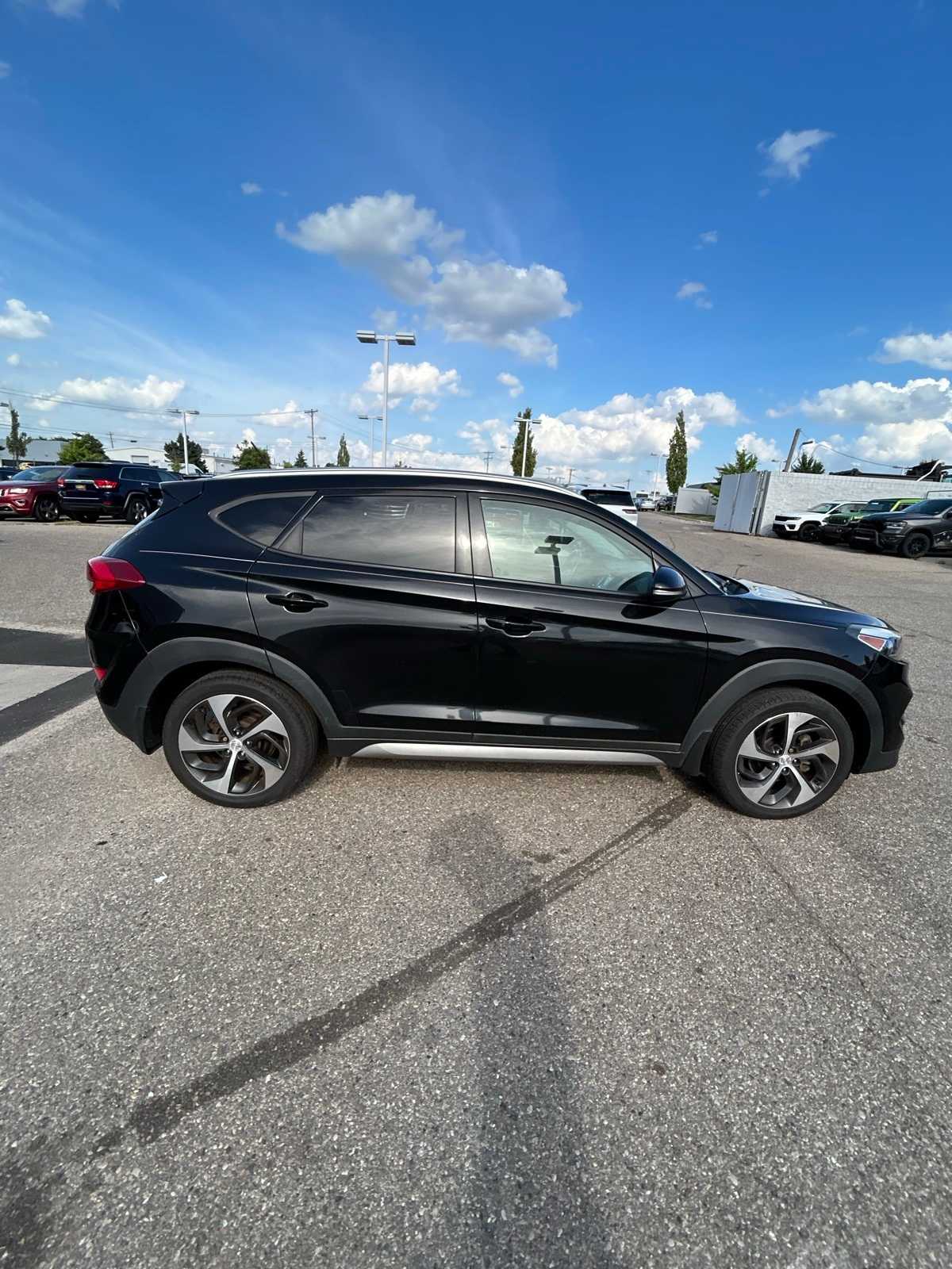Thumbnail: 2017 Hyundai Tucson - 10