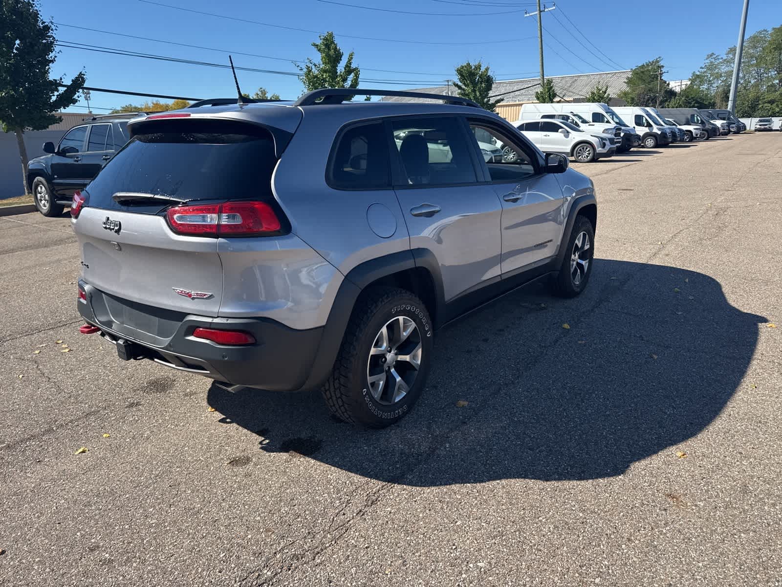 Thumbnail: 2018 Jeep Cherokee - 19