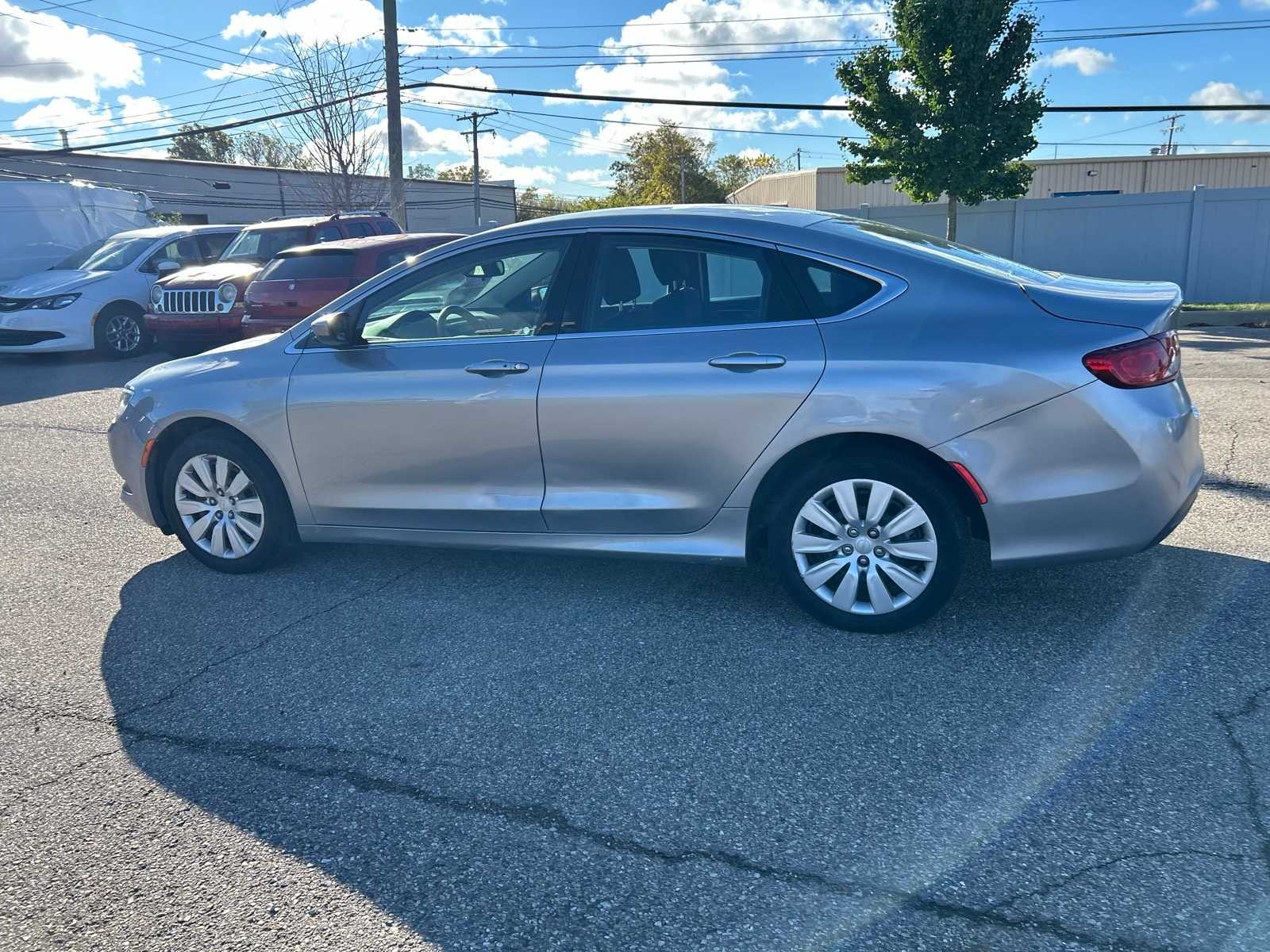 Thumbnail: 2015 Chrysler 200 - 27