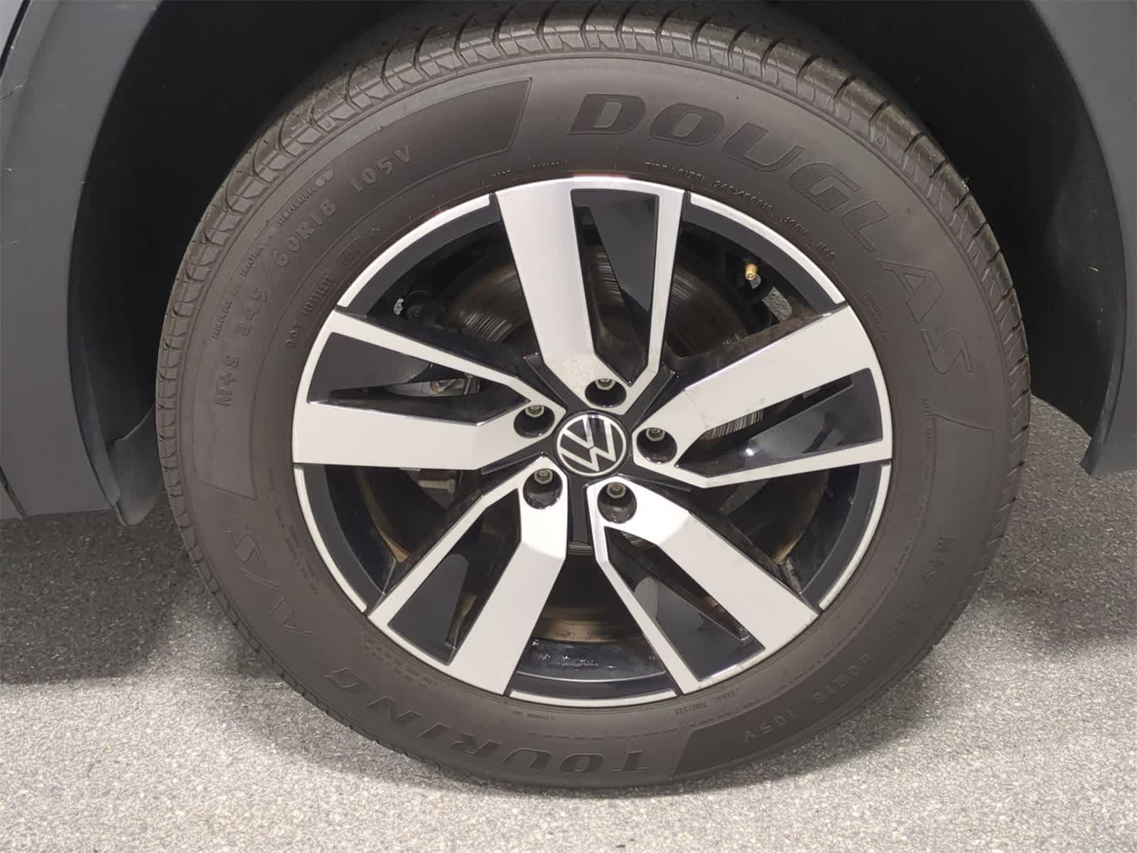 Thumbnail: 2022 Volkswagen Atlas - 14