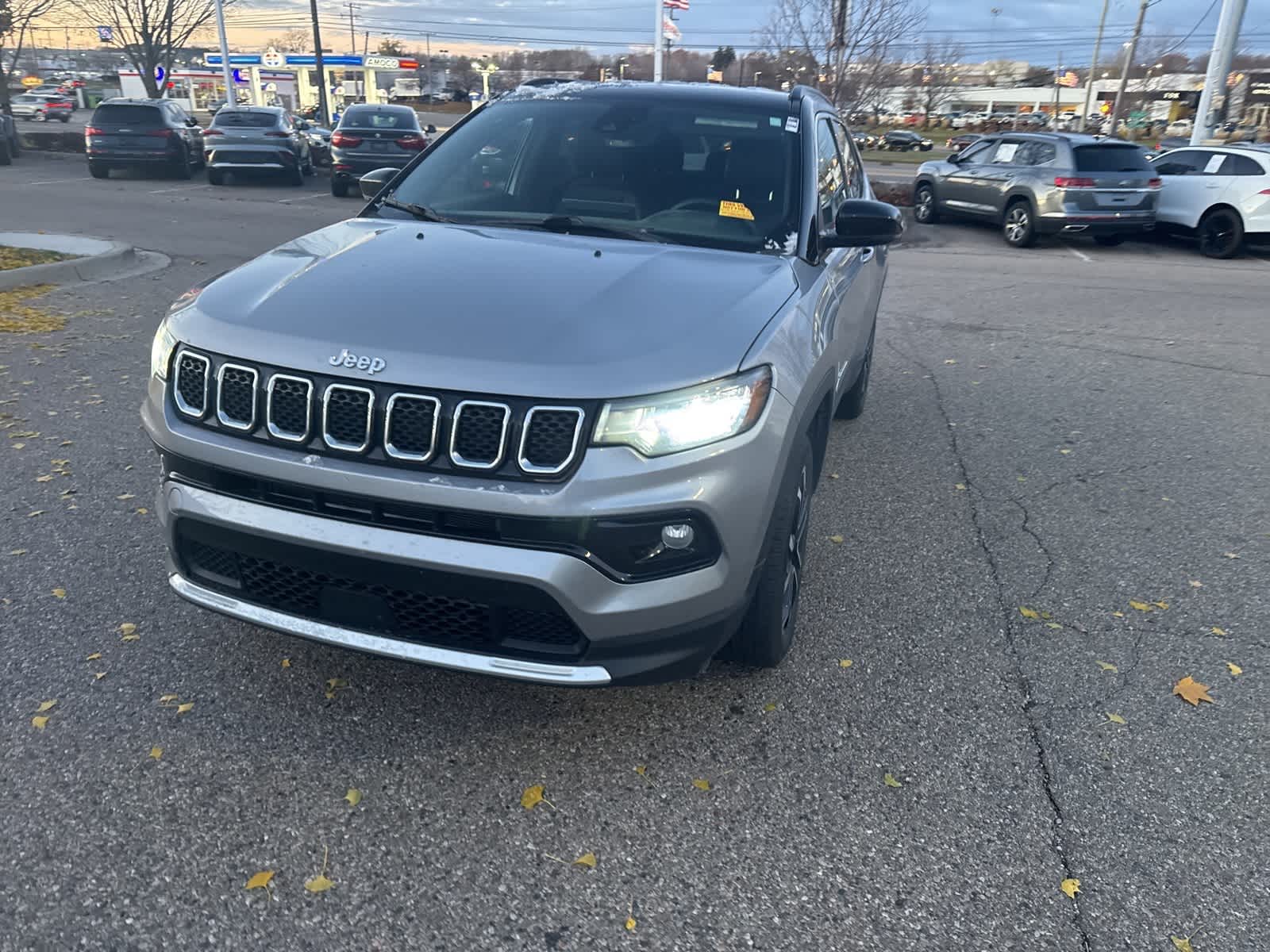 2023 Jeep Compass Limited photo 2