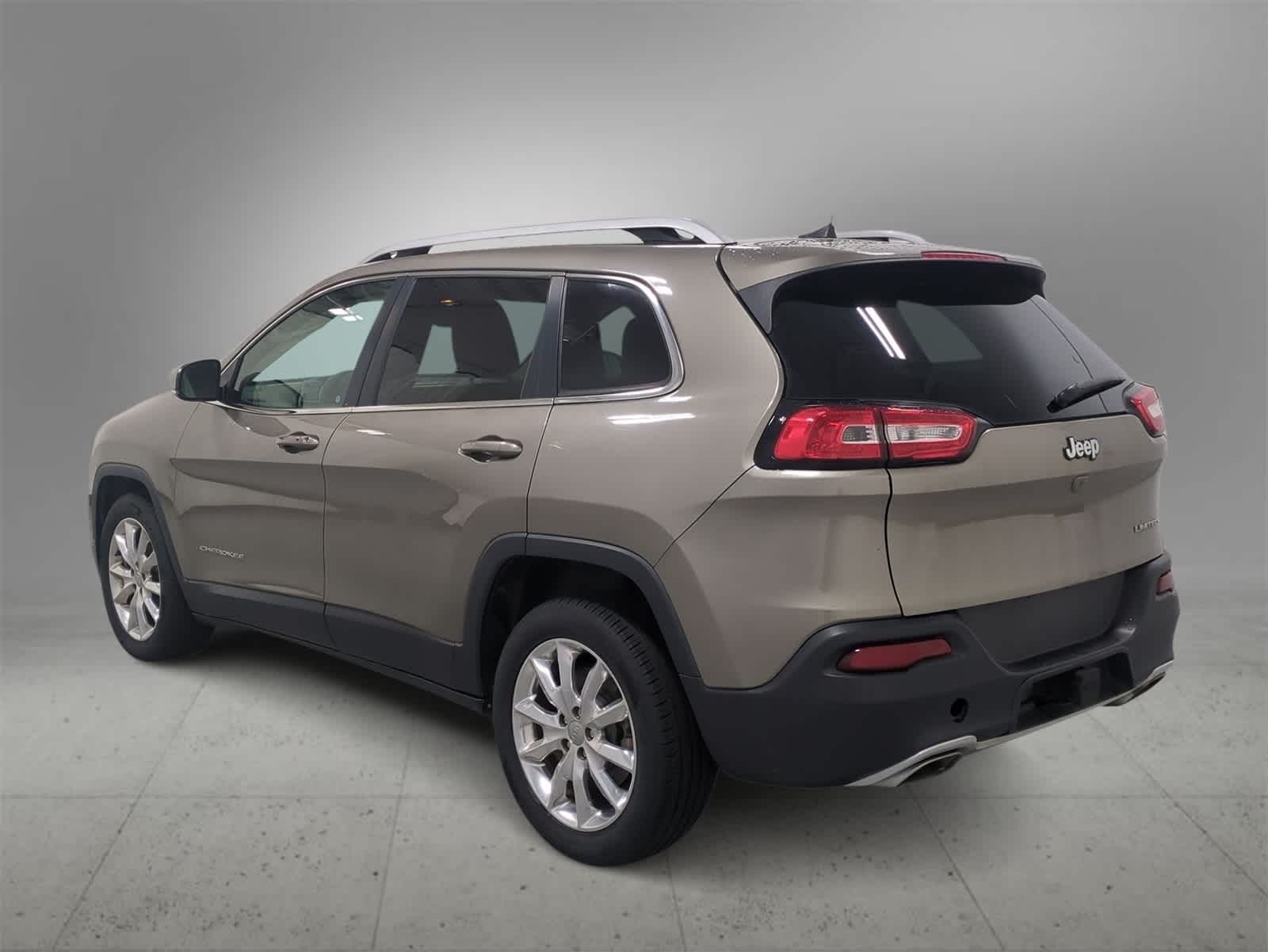 Thumbnail: 2016 Jeep Cherokee - 6